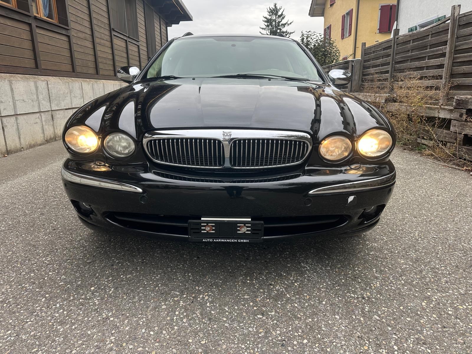 JAGUAR X-Type Estate 2.5 V6 Traction4 Sovereign-image-5
