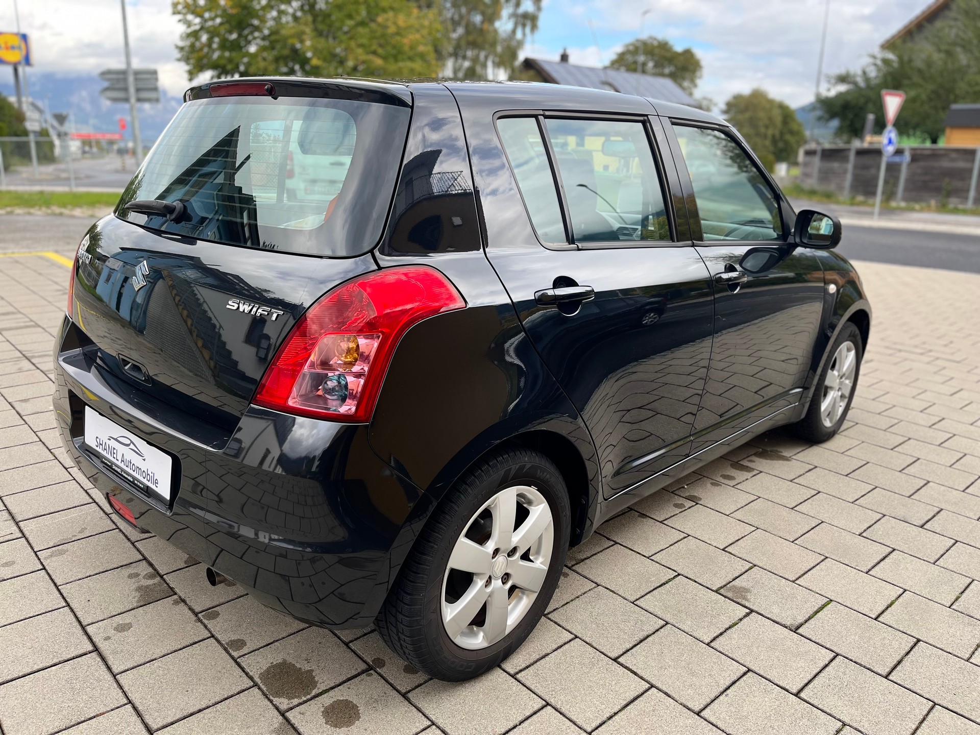 SUZUKI Swift 1.3i 16V GL Top-image-5