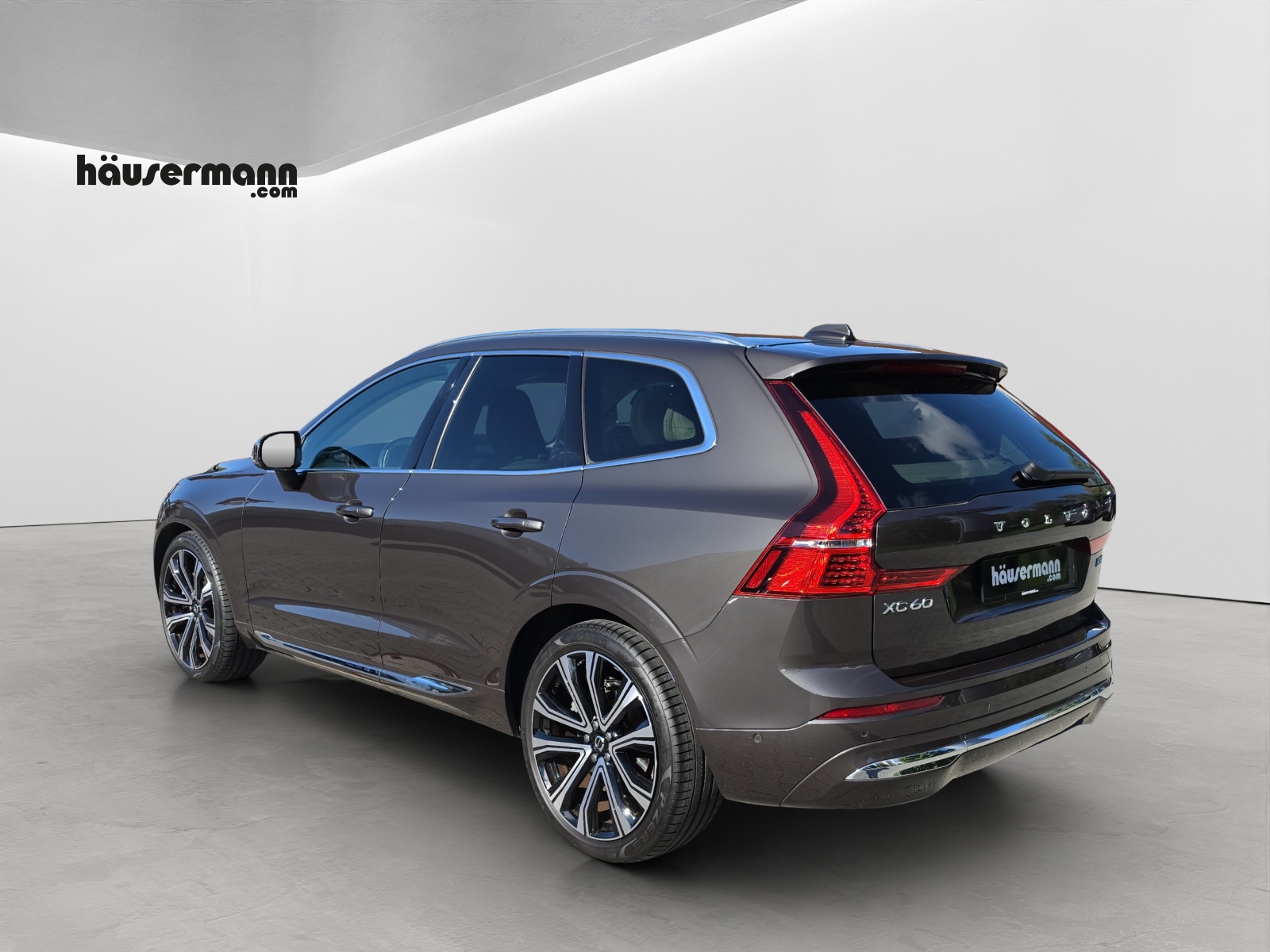 VOLVO XC60 2.0 B5 MH Ultimate Bright AWD-image-3