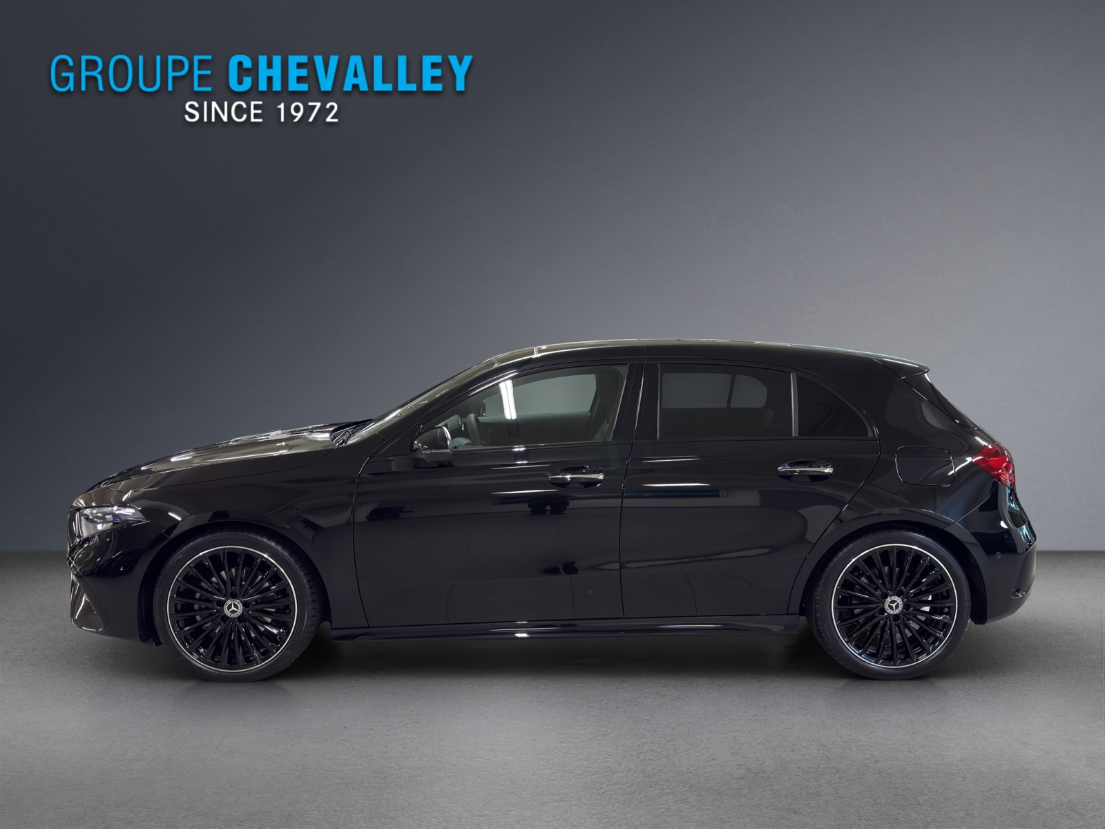 MERCEDES-BENZ A 200 Berline Compacte Night Star-showroom-element-1