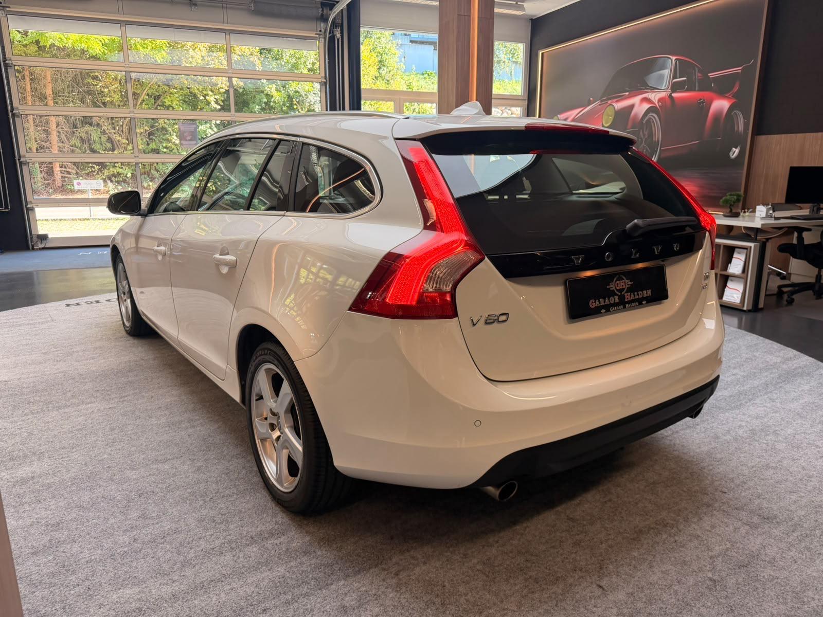 VOLVO V60 3.0 T6 Summum AWD-image-5