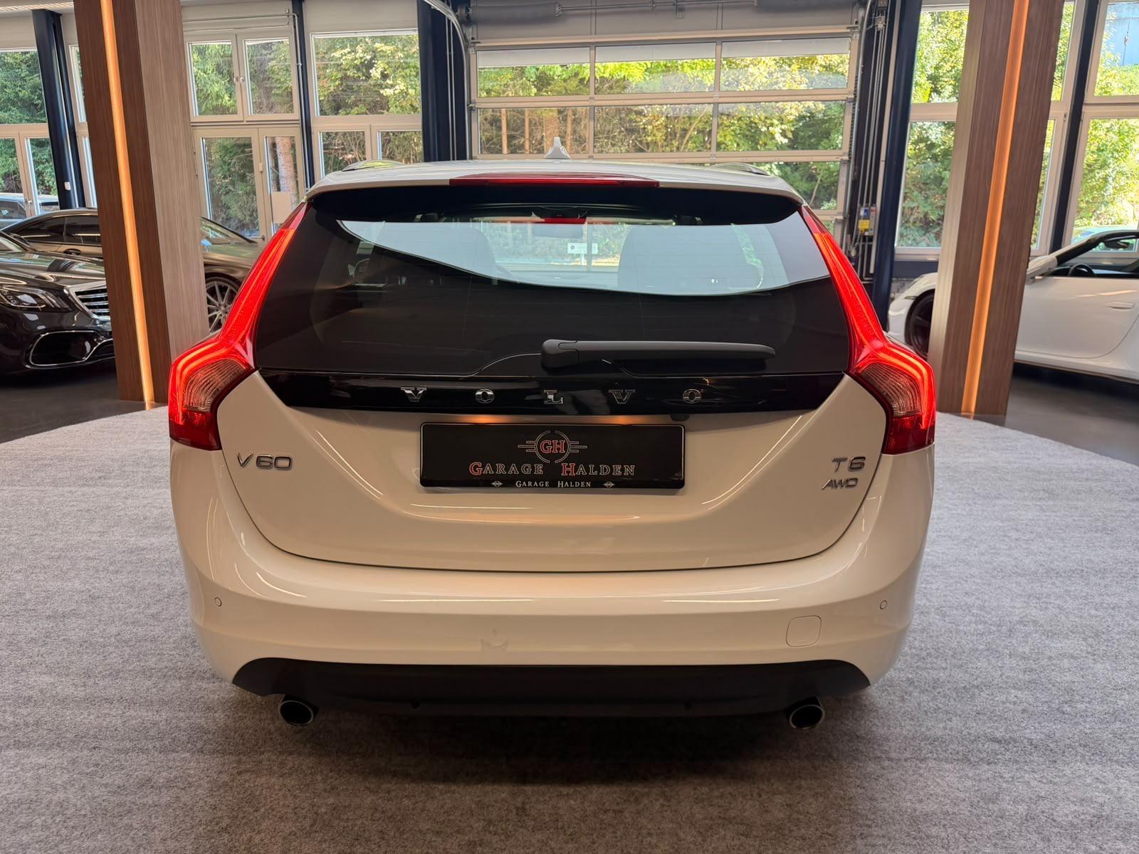VOLVO V60 3.0 T6 Summum AWD-image-6