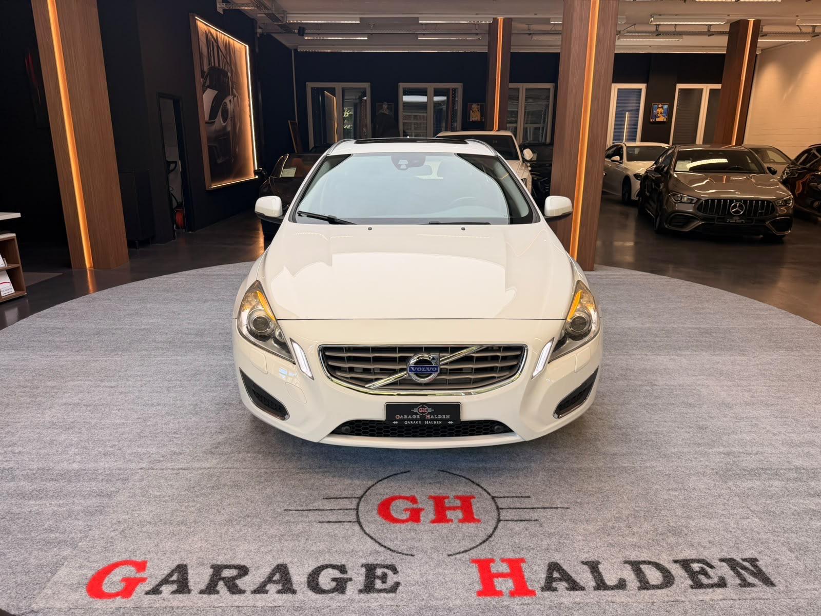 VOLVO V60 3.0 T6 Summum AWD-image-1