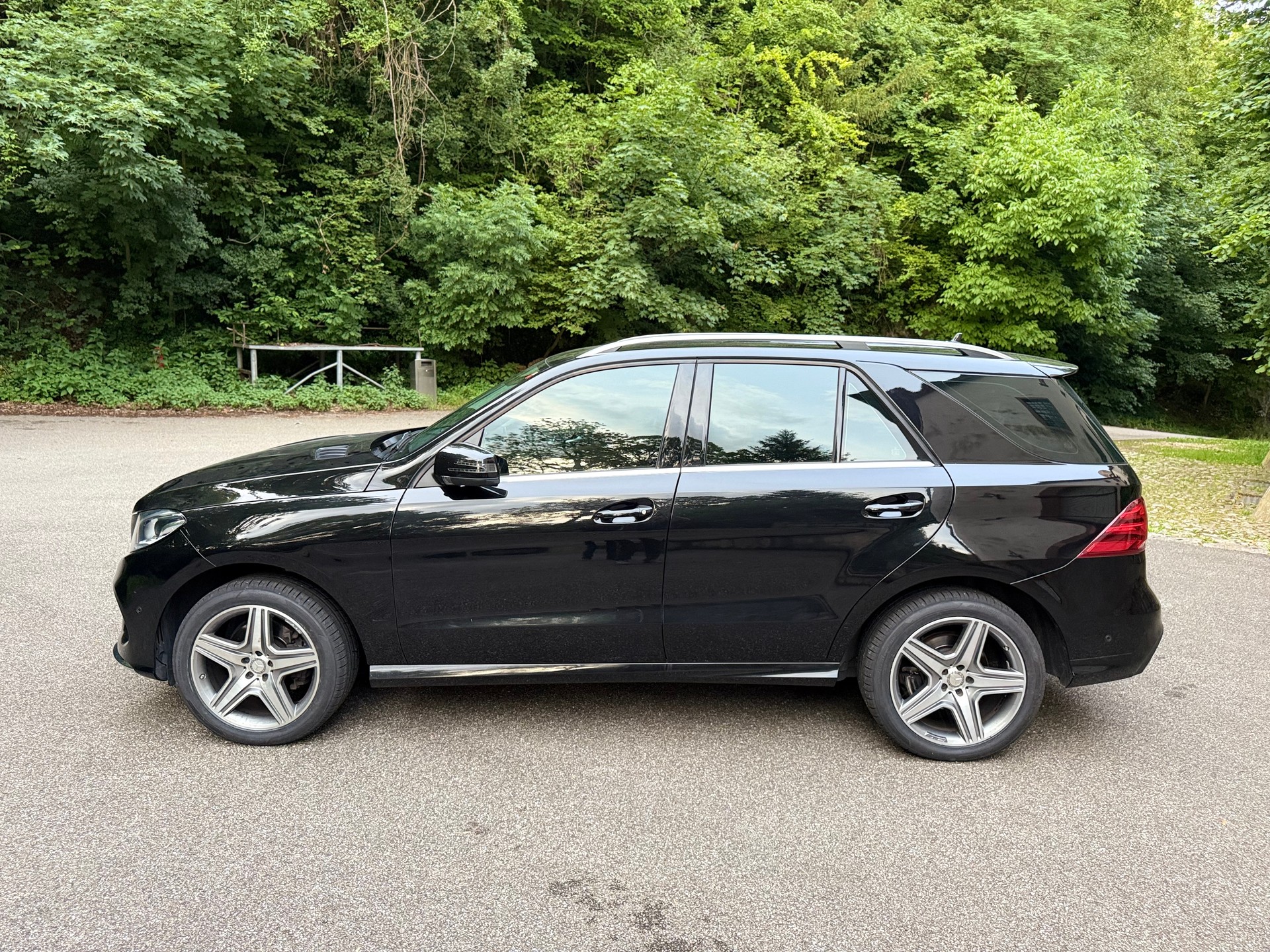 MERCEDES-BENZ GLE 250 d 4Matic 9G-Tronic-image-1