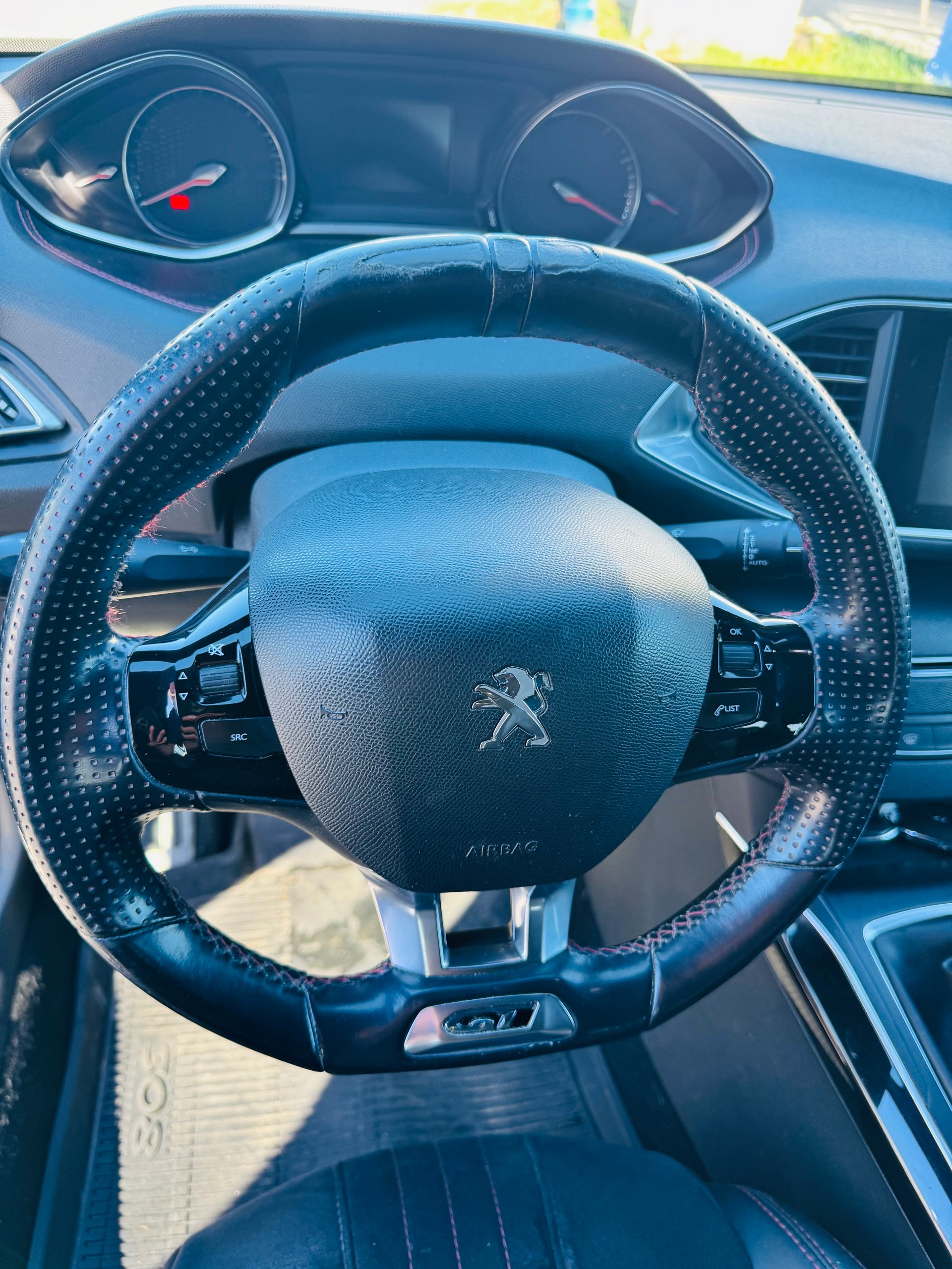 PEUGEOT 308 1.6 e-THP GT-image-8