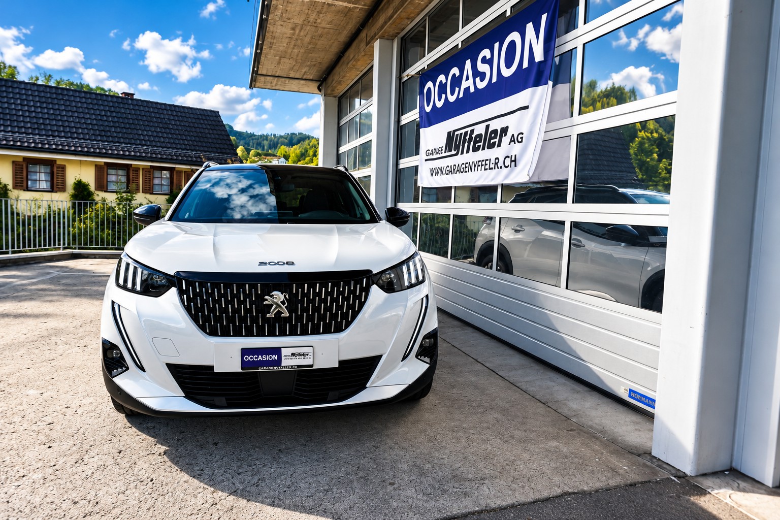 PEUGEOT 2008 1.2 PureTech 130 GT-showroom-element-1