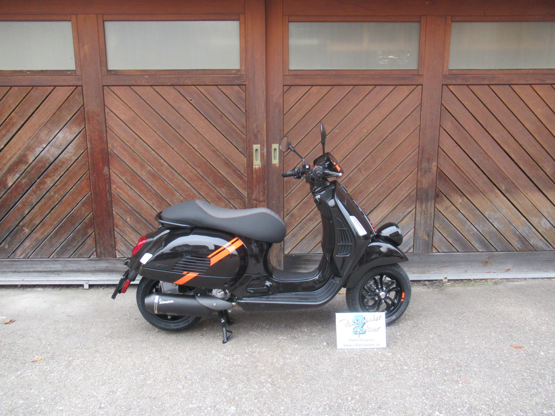 PIAGGIO Vespa GTV 300 HPE-showroom-element-1