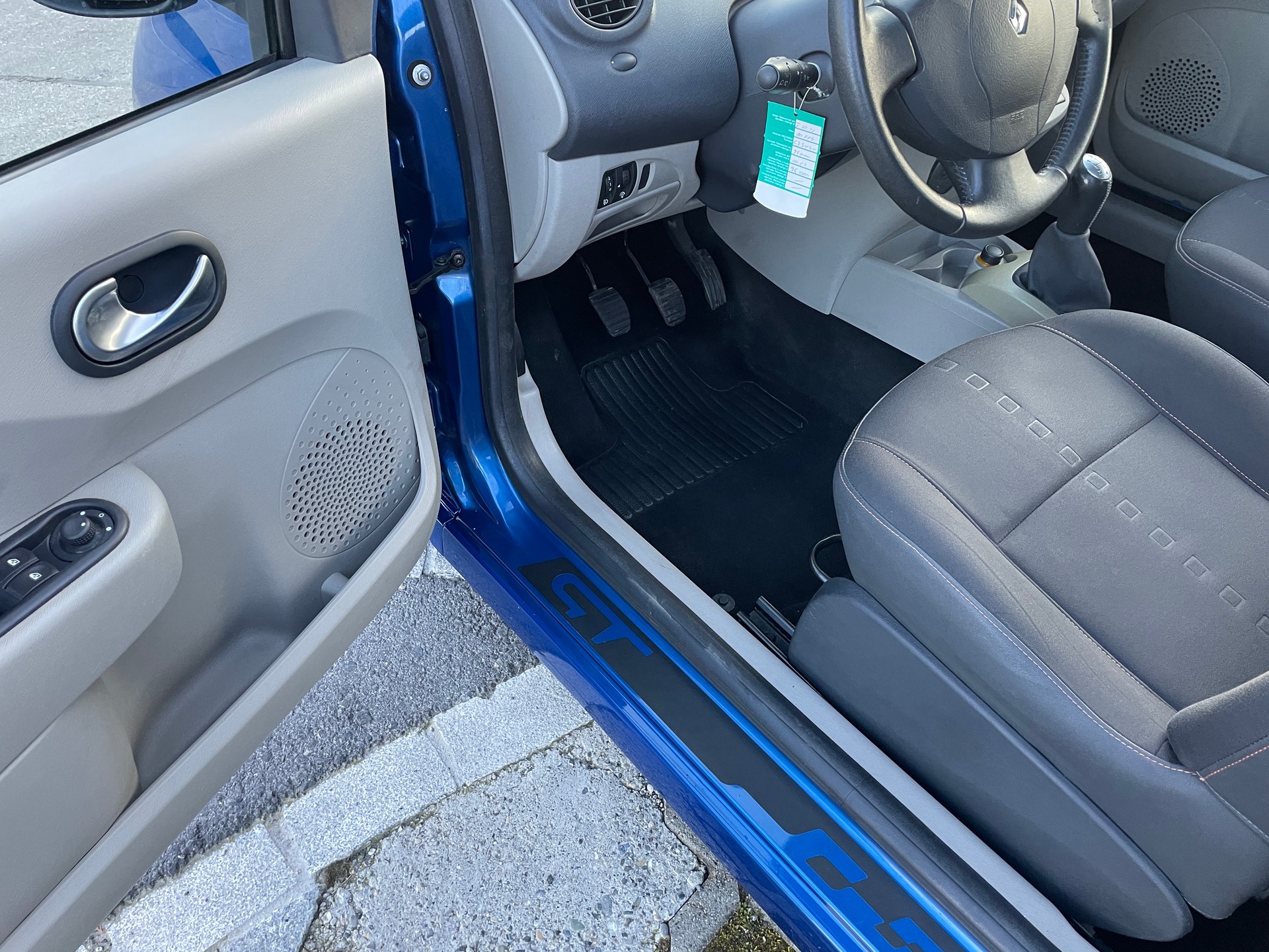 RENAULT Twingo 1.2 16V T GT-image-4