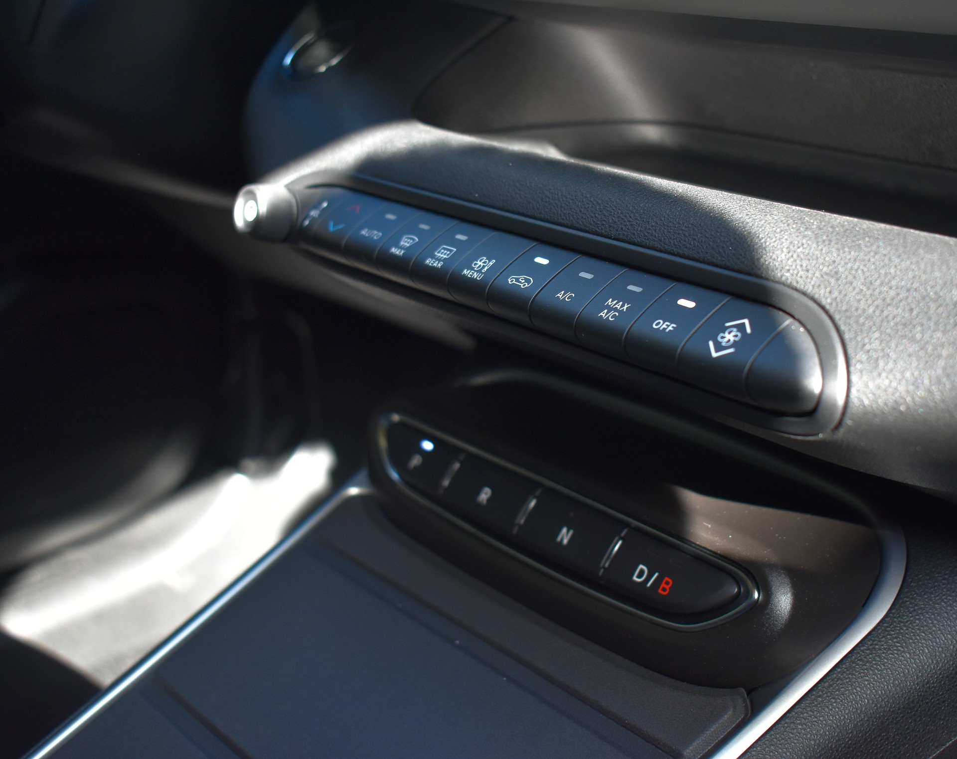 JEEP Avenger 54kWh Summit-image-15