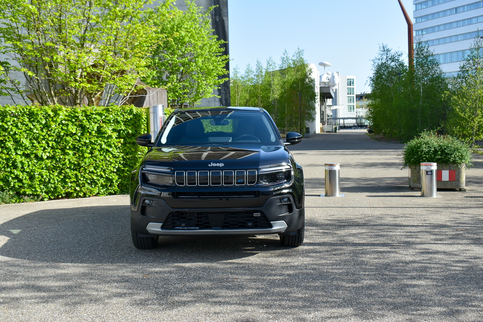 JEEP Avenger 54kWh Summit-showroom-element-1