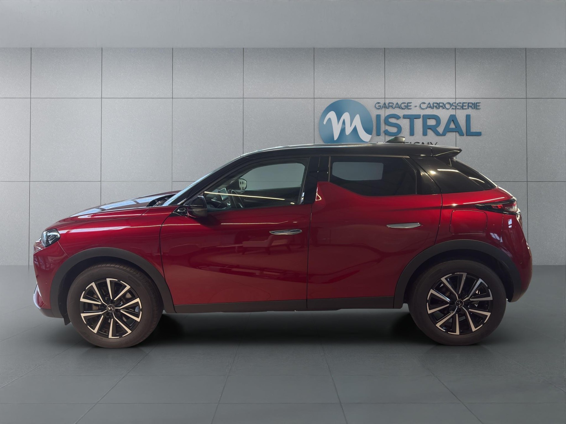 DS AUTOMOBILES 3 E-Tense Ligne Noire-image-1