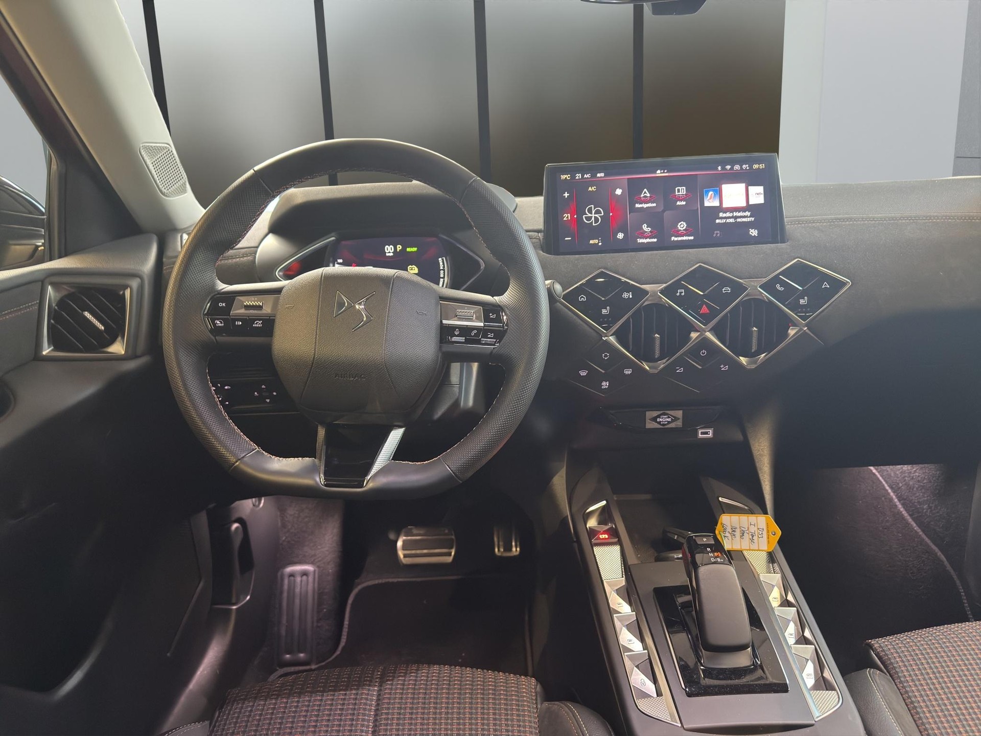 DS AUTOMOBILES 3 E-Tense Ligne Noire-image-12
