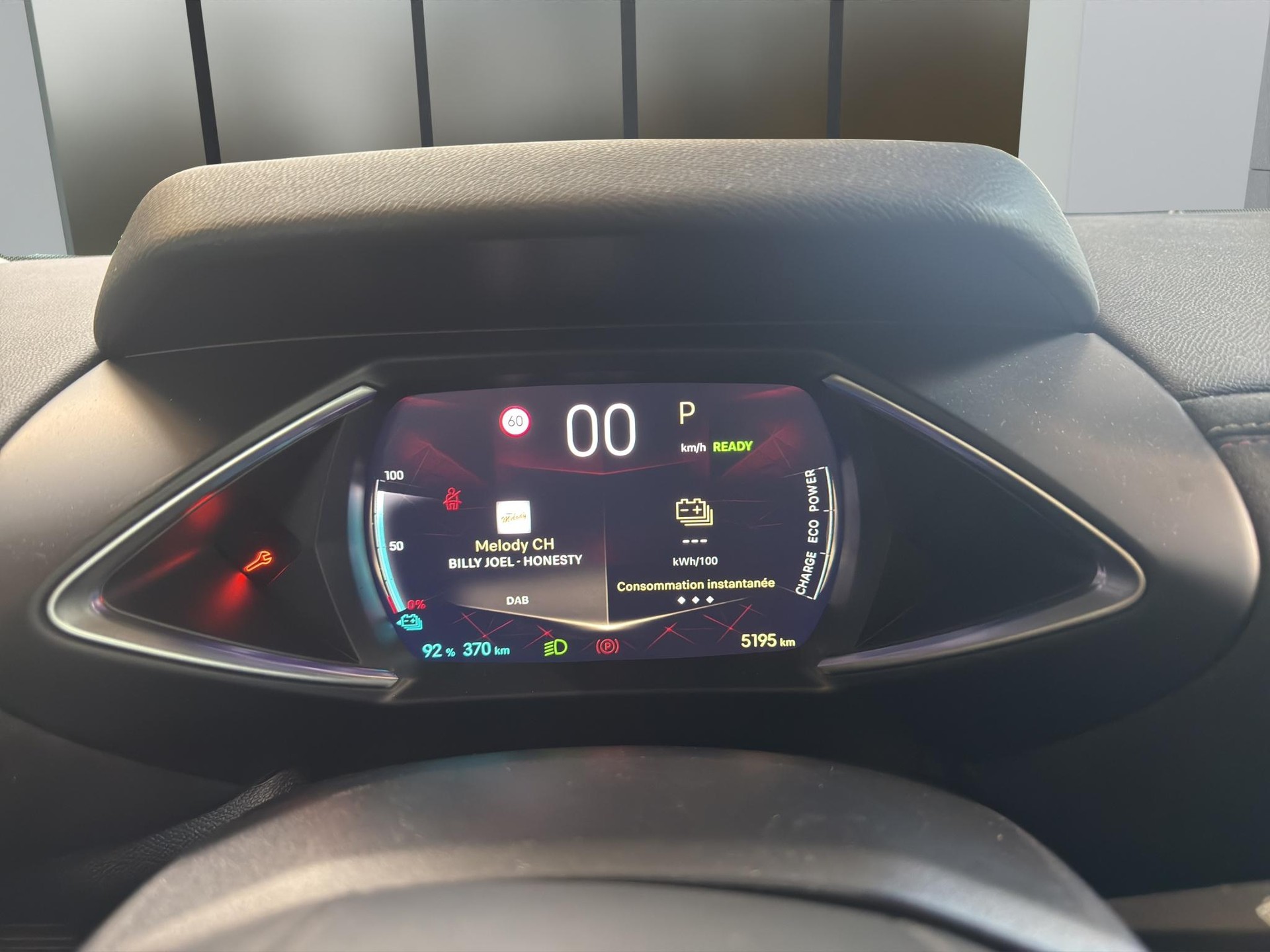 DS AUTOMOBILES 3 E-Tense Ligne Noire-image-10