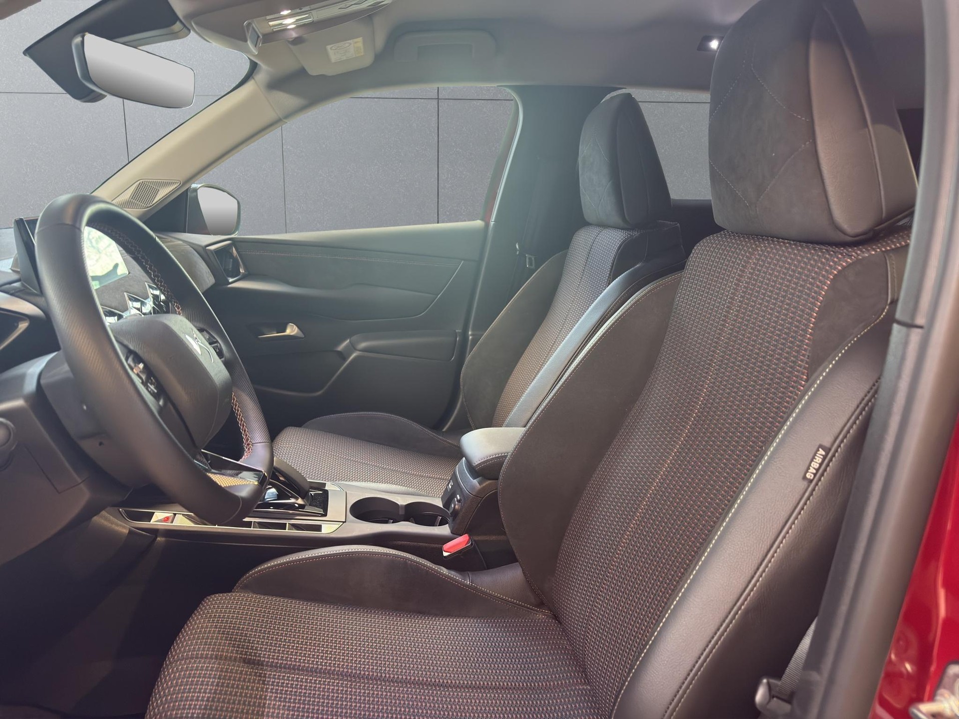 DS AUTOMOBILES 3 E-Tense Ligne Noire-image-8