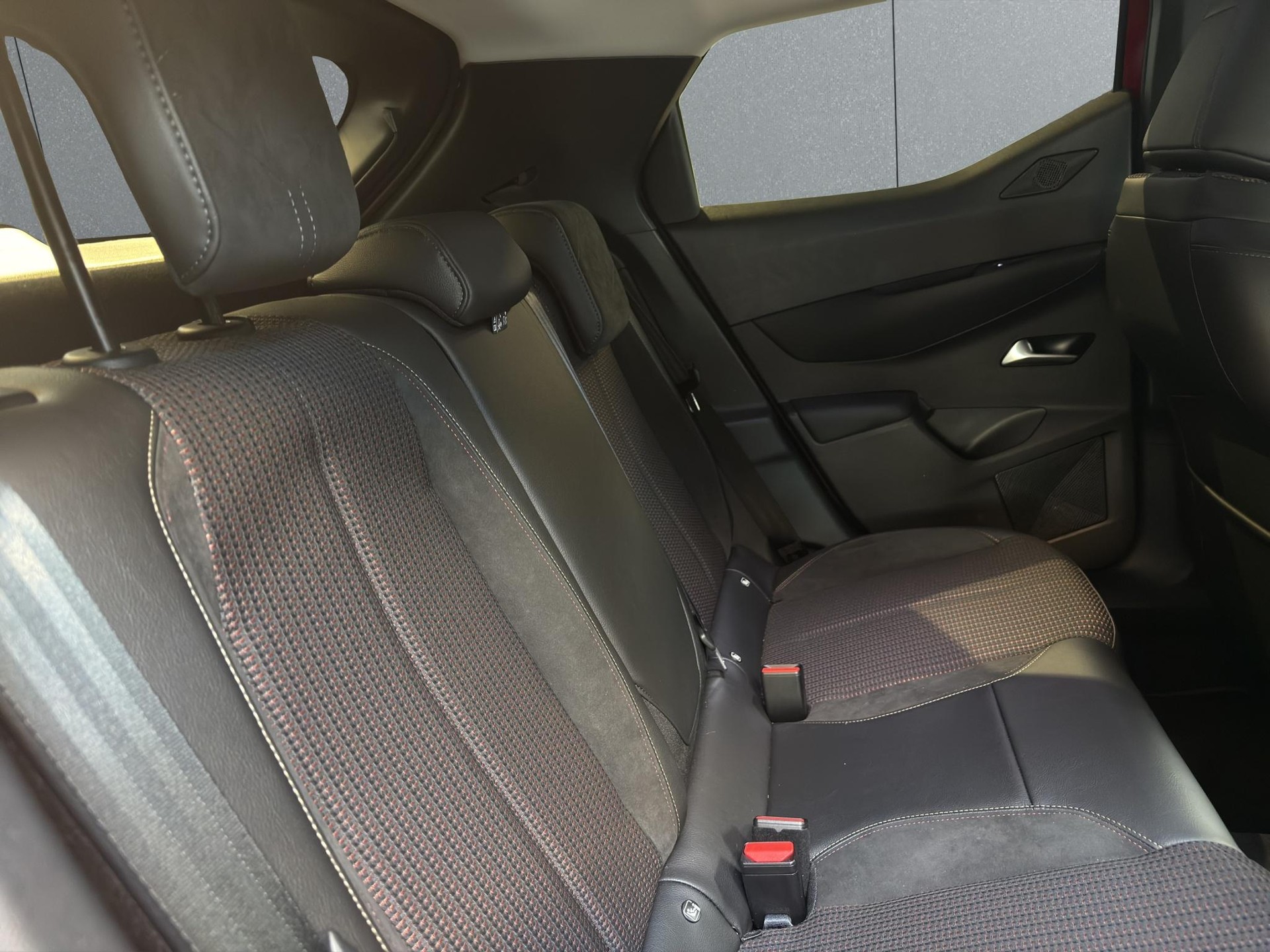 DS AUTOMOBILES 3 E-Tense Ligne Noire-image-16