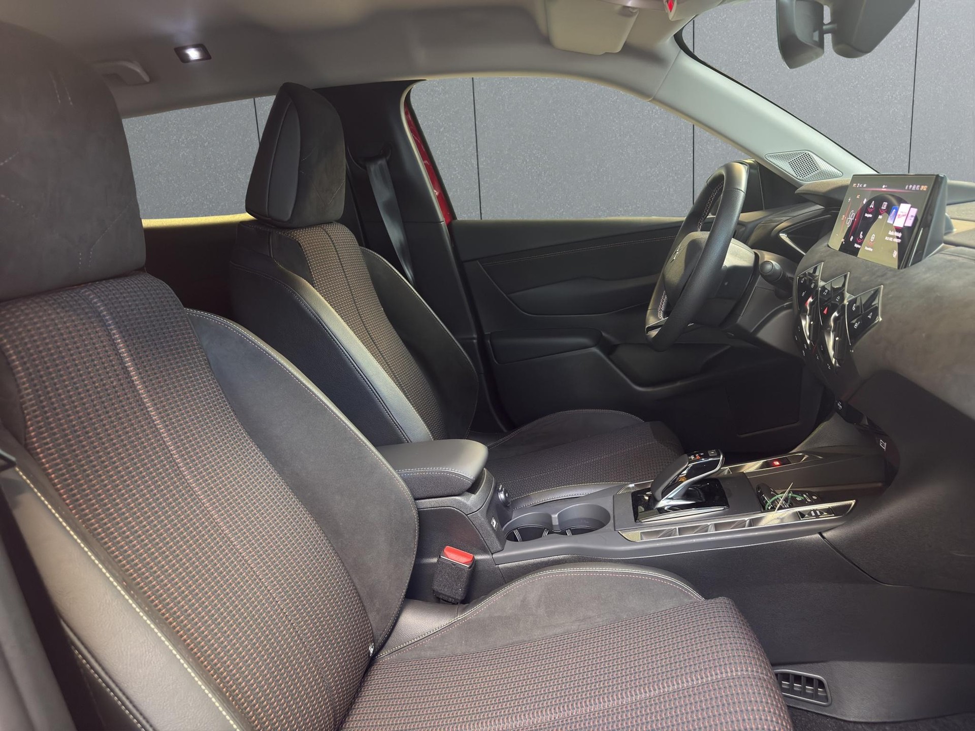 DS AUTOMOBILES 3 E-Tense Ligne Noire-image-15