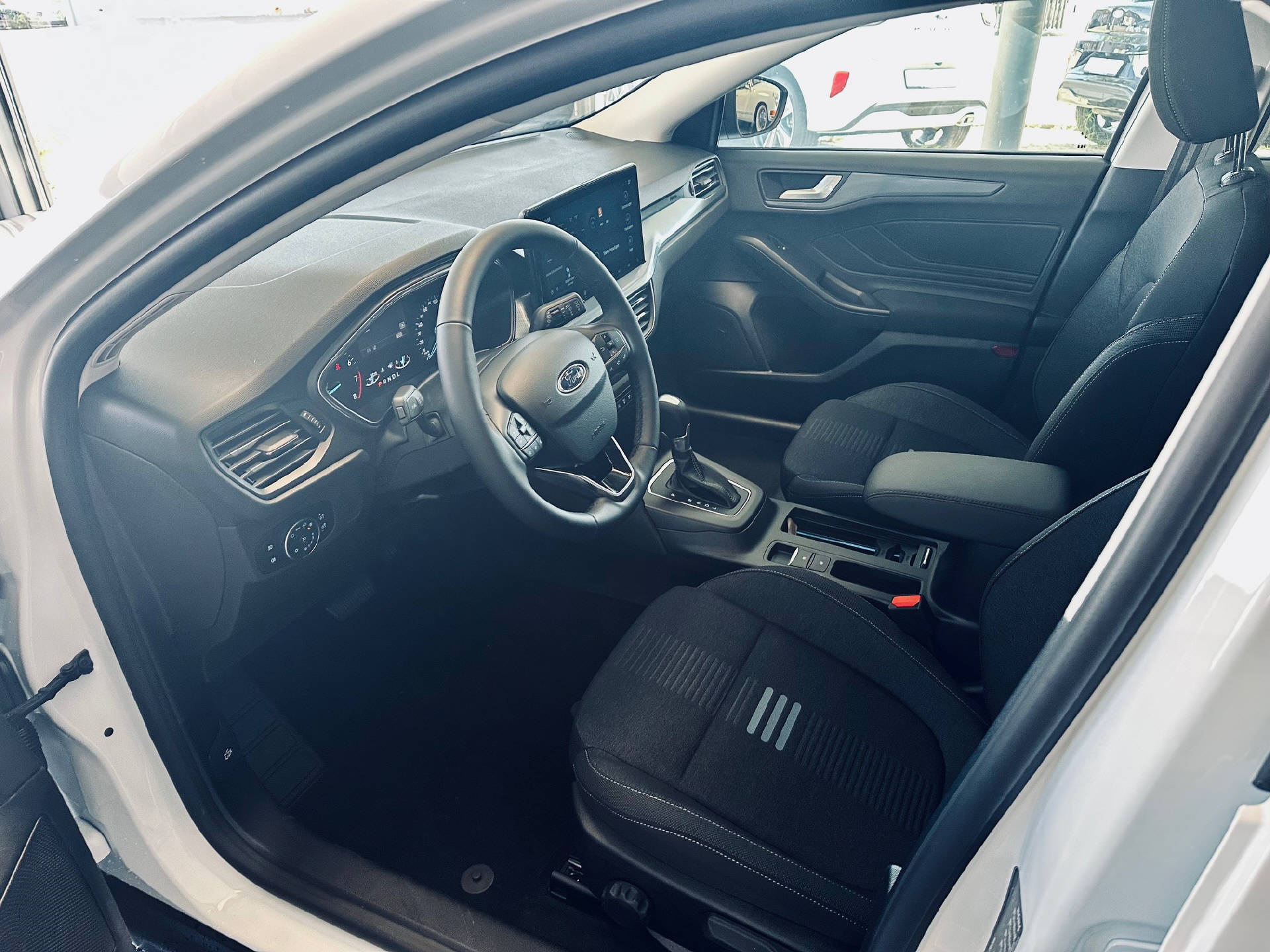 FORD Focus Station Wagon 1.0i EcoB Active-image-3