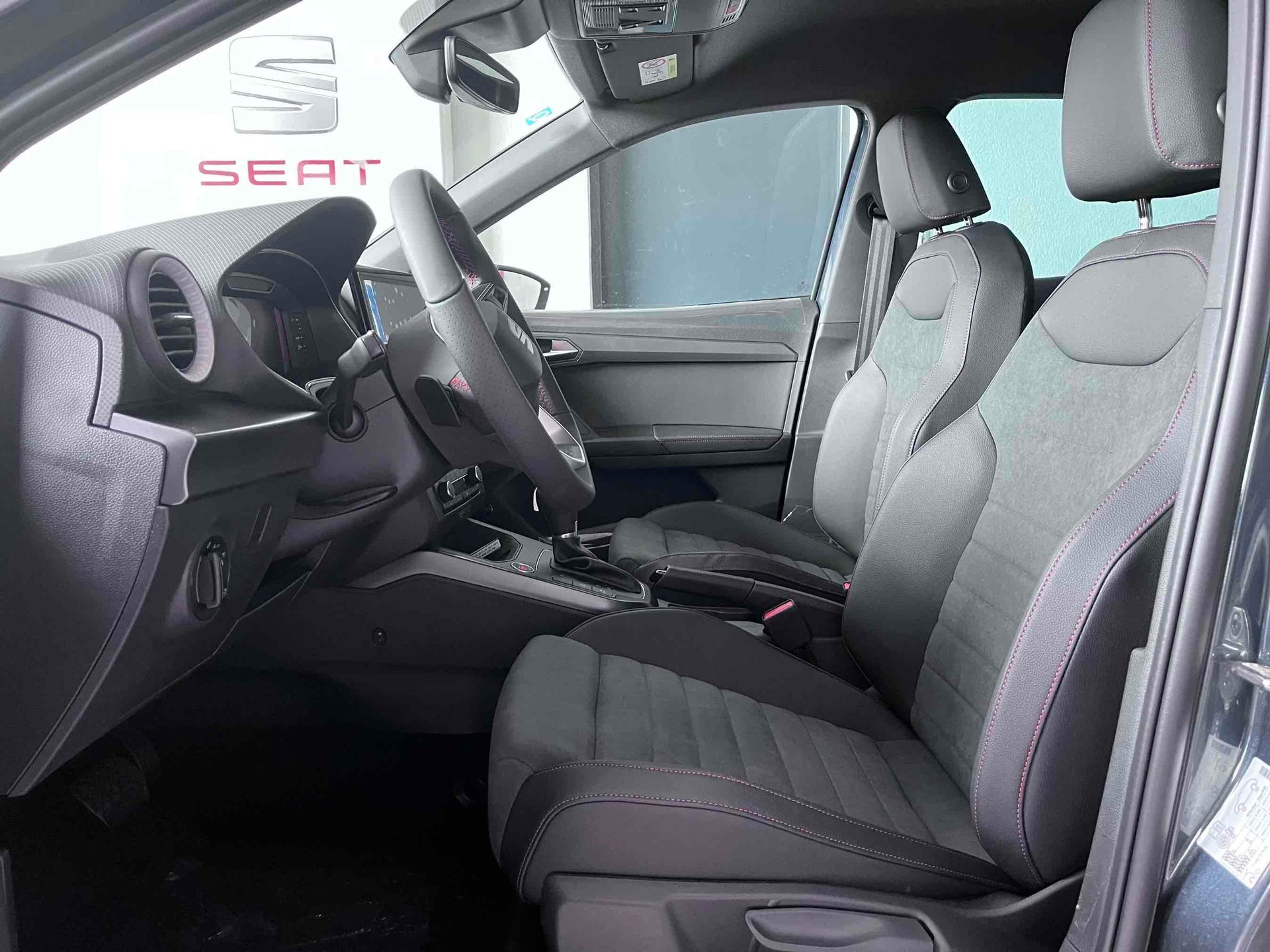 SEAT Arona 1.0 TSI Eco FR Limited Edition DSG-image-8