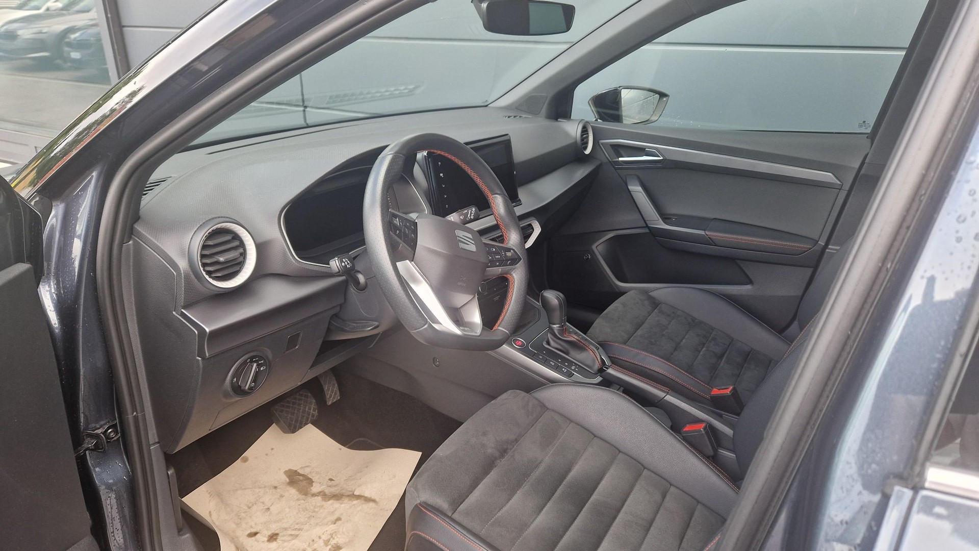 SEAT Arona 1.0 TSI Eco FR Limited Edition DSG-image-15