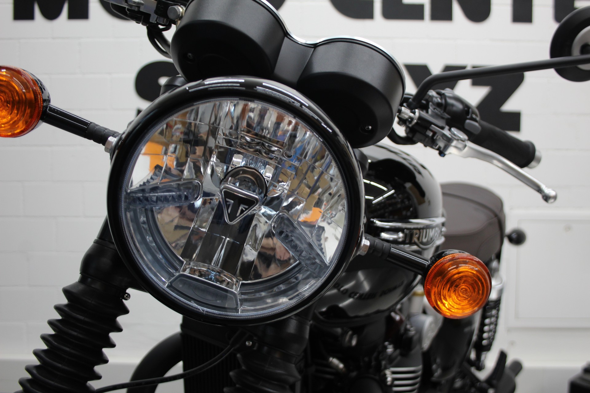 TRIUMPH Bonneville T120-image-5