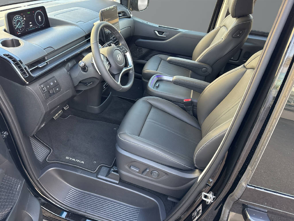 HYUNDAI Staria Premium 1.6 GDi HEV Vertex-image-14