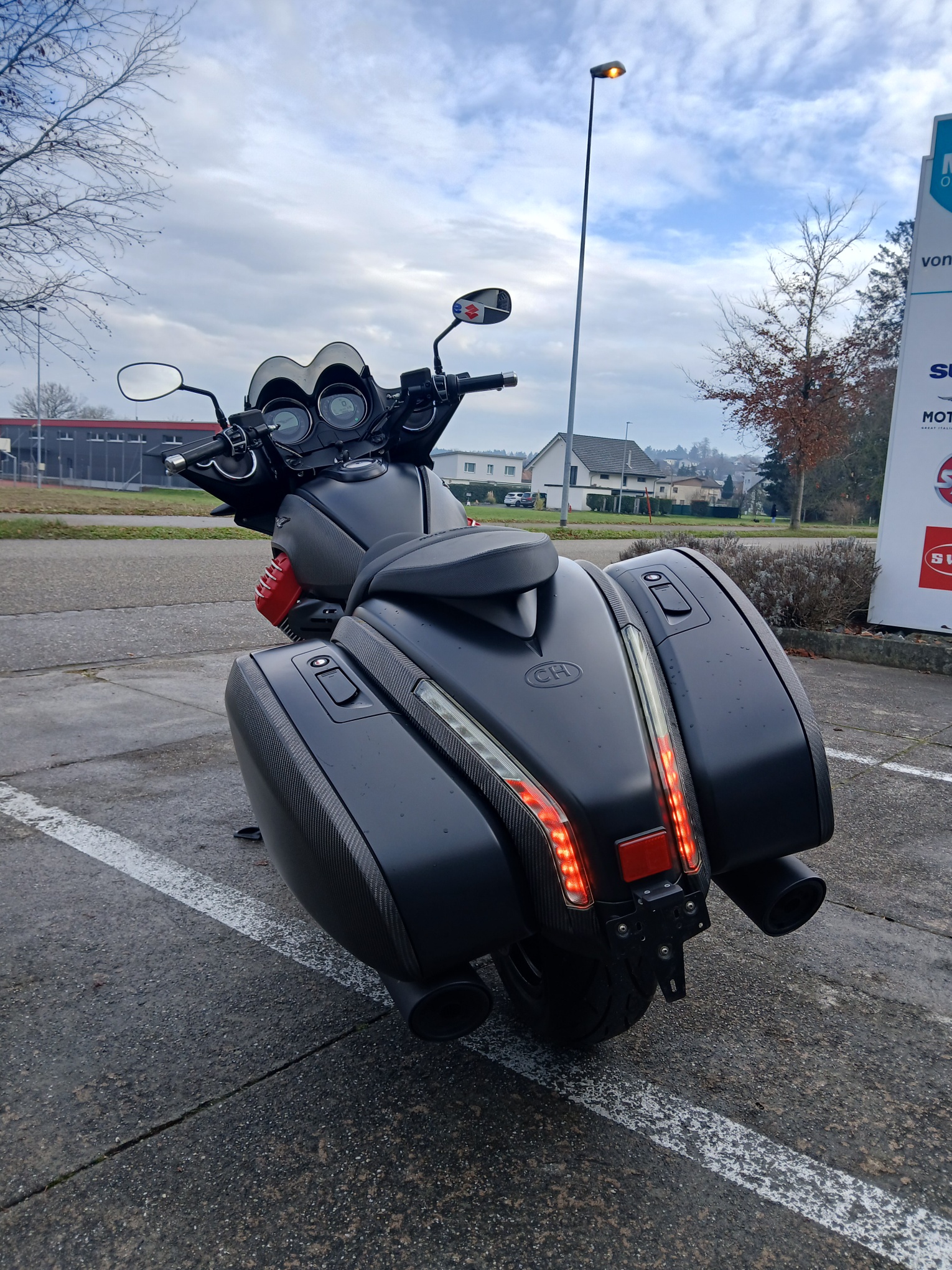 MOTO GUZZI MGX 21 1400 ABS-showroom-element-2