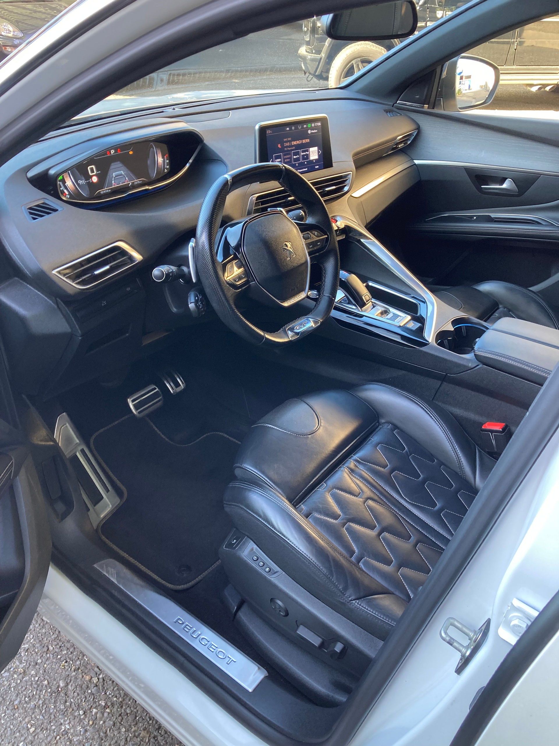 PEUGEOT 5008 2.0 BlueHDi GT EAT-image-6