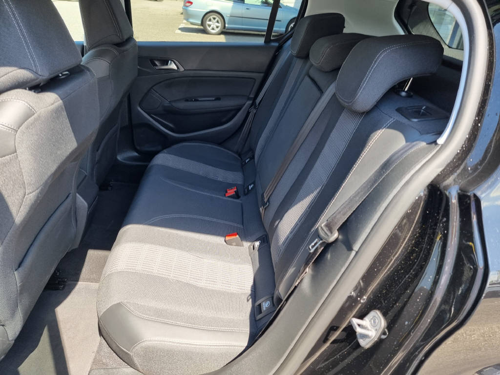 PEUGEOT 308 1.2 PureTech 130 Allure S/S-image-5