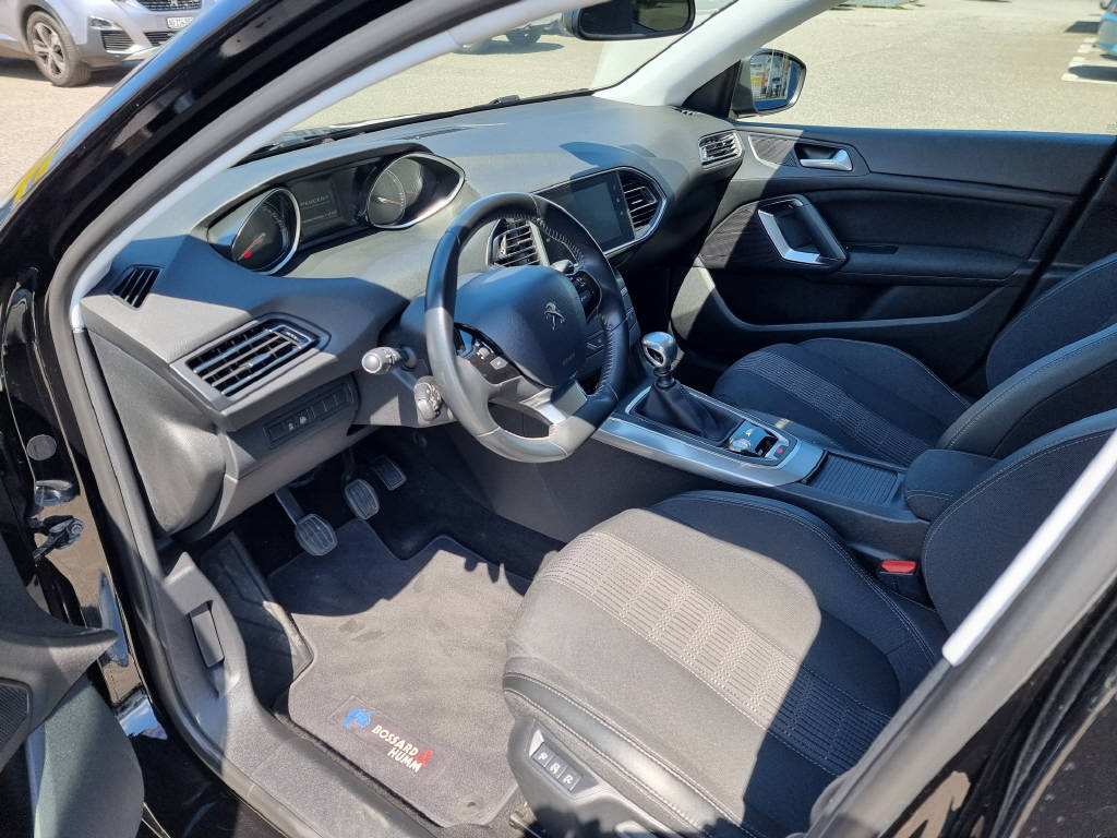 PEUGEOT 308 1.2 PureTech 130 Allure S/S-image-4