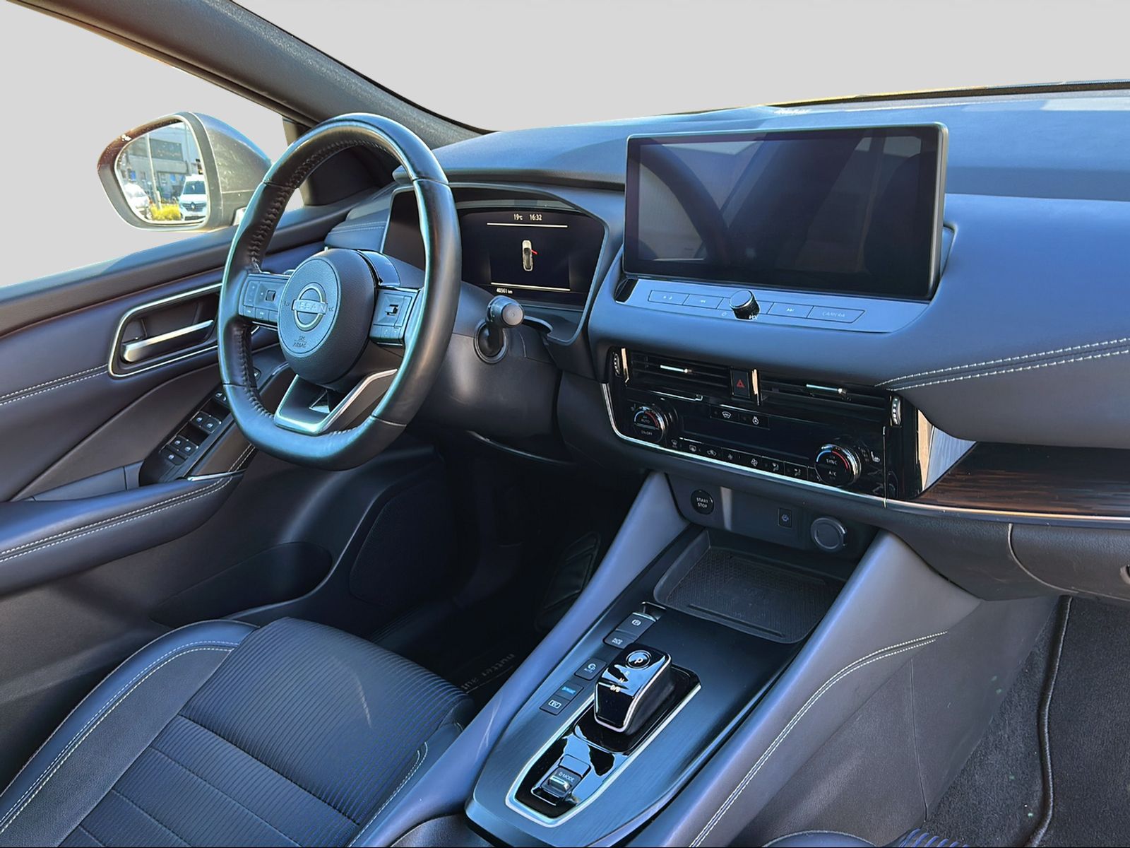 NISSAN Qashqai 1.5 VC-T Tekna e-Power-image-12