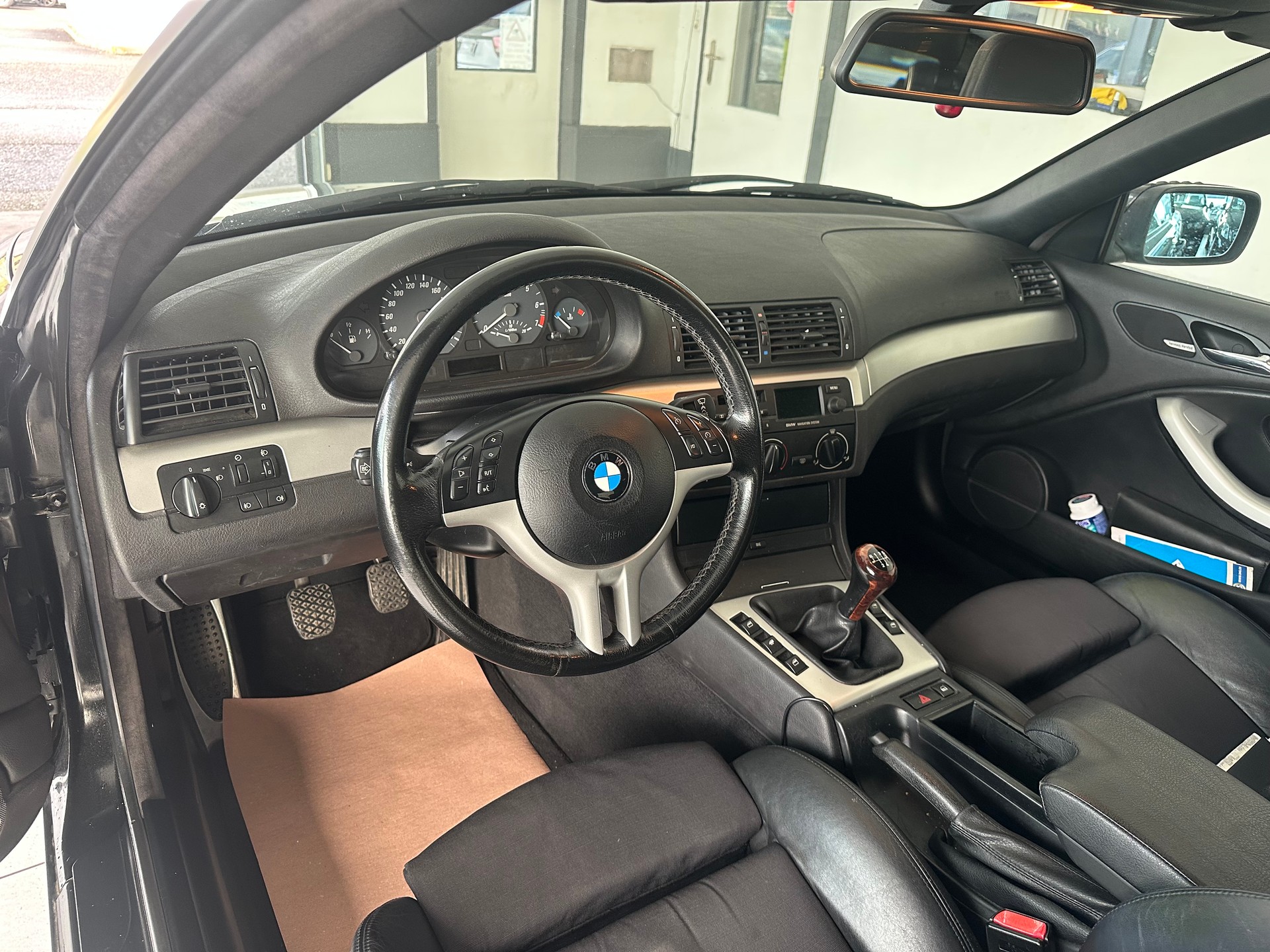 BMW 318Ci Cabriolet-image-6