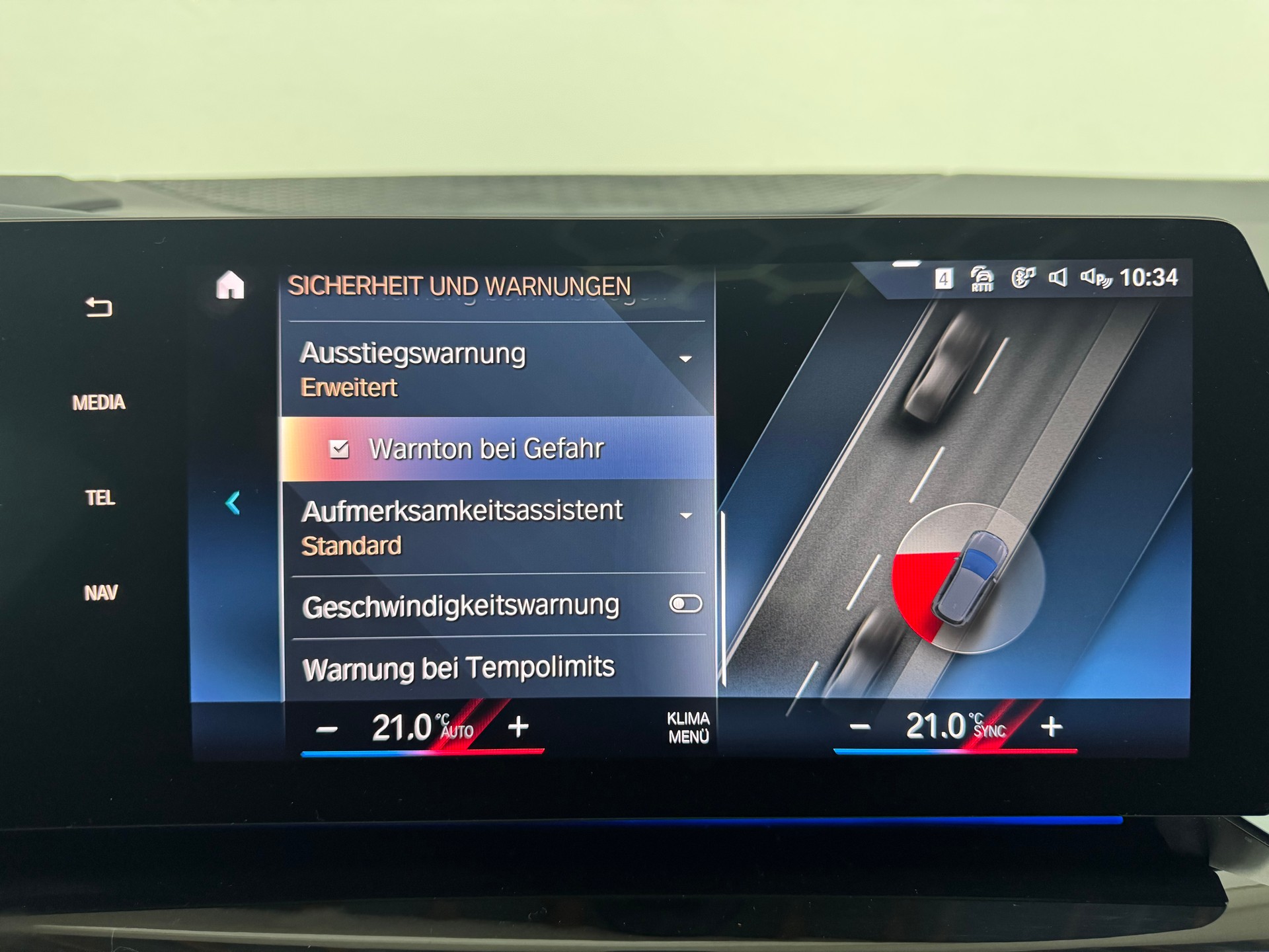 BMW 225e xDrive Active Tourer-image-22