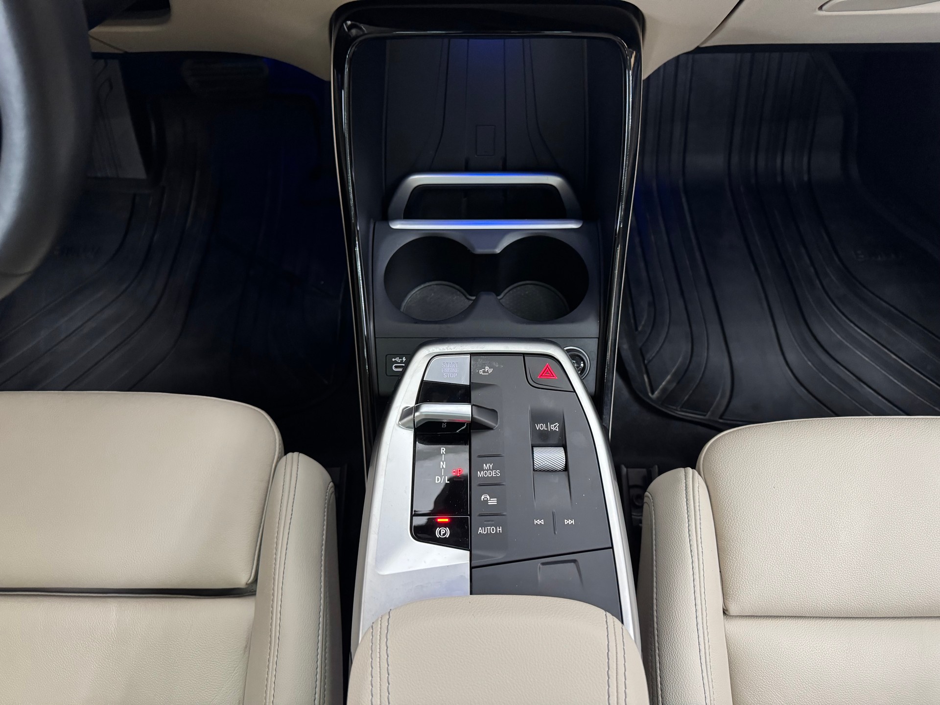 BMW 225e xDrive Active Tourer-image-28