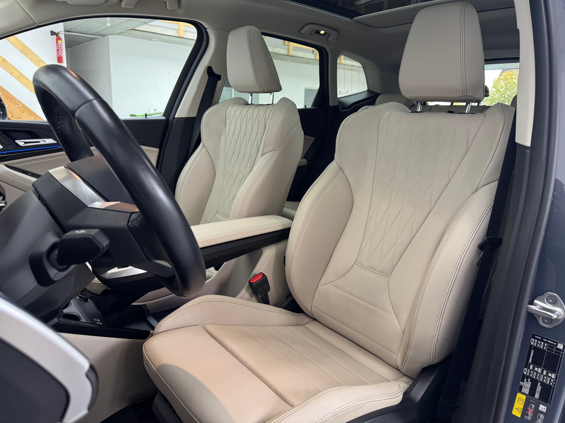 BMW 225e xDrive Active Tourer-image-9
