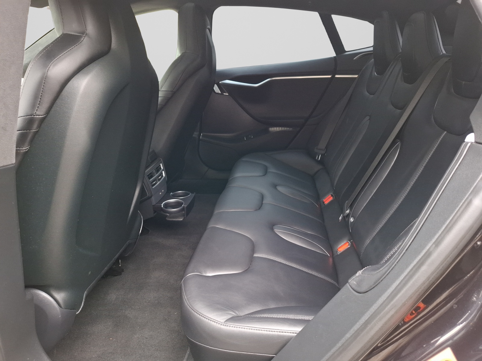 TESLA Model S 90 D-image-7