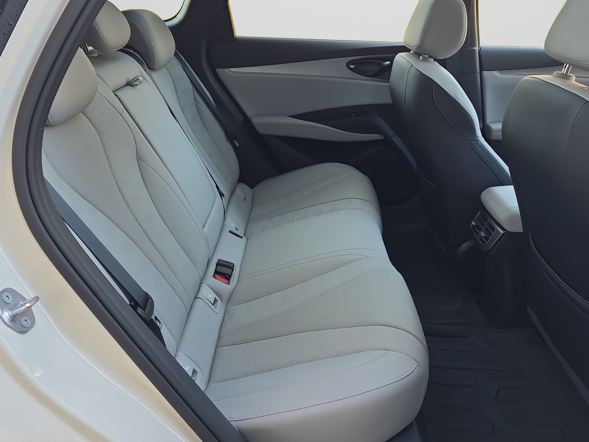 BYD Seal 6 DM-i Comfort Lite-image-12
