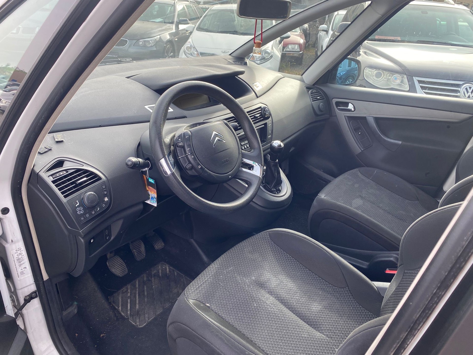 CITROEN Grand C4 Picasso 1.6i 16V Attraction-image-11