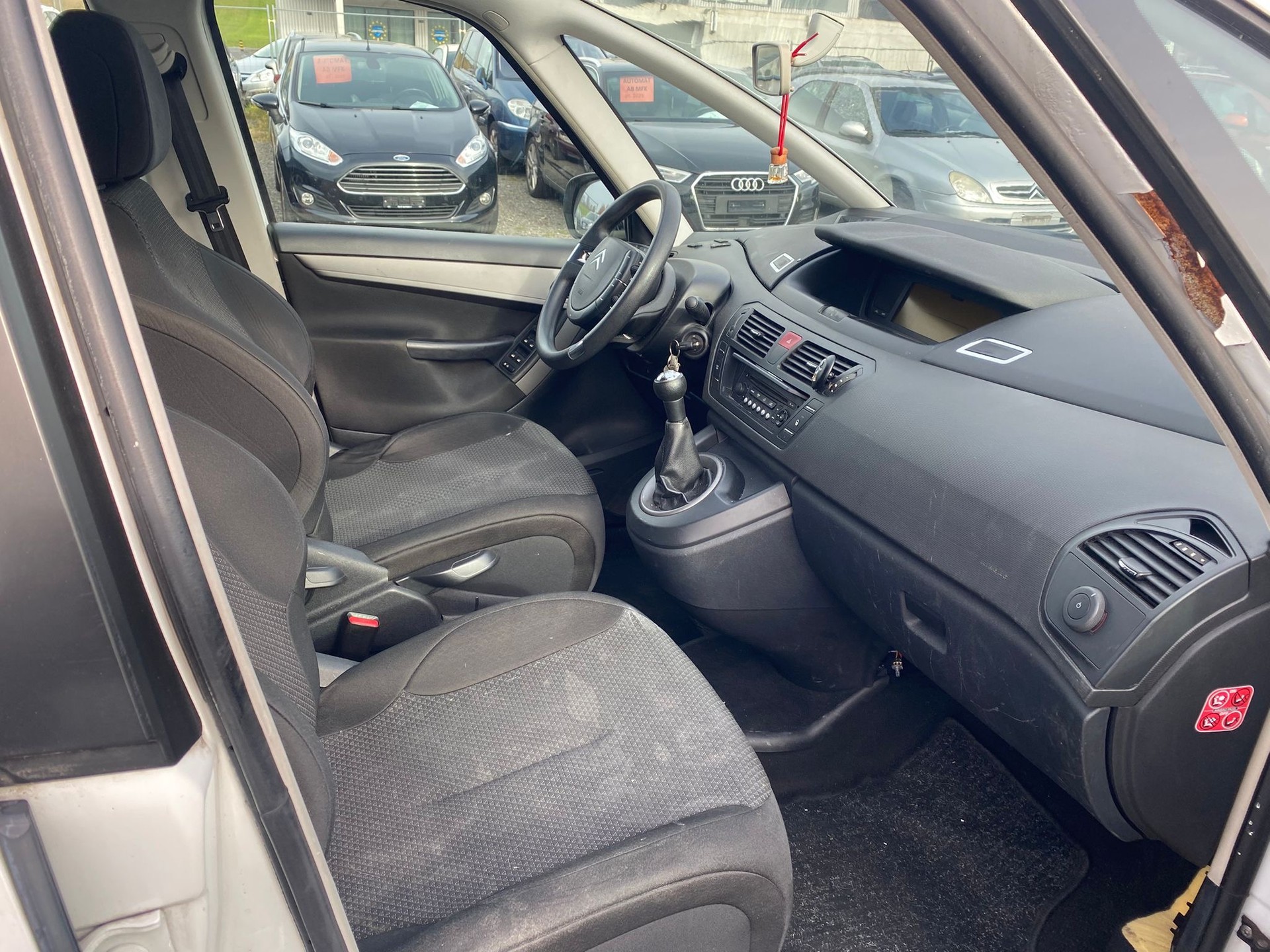CITROEN Grand C4 Picasso 1.6i 16V Attraction-image-7