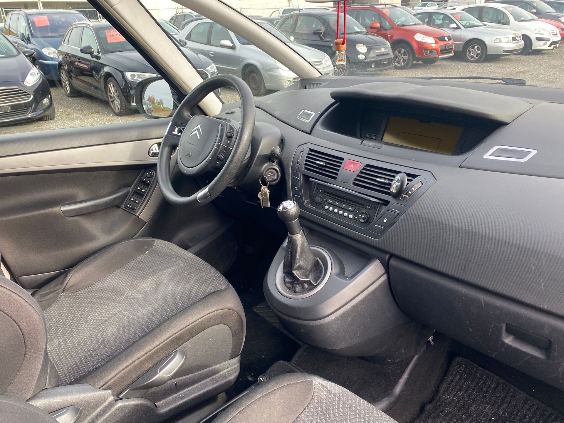 CITROEN Grand C4 Picasso 1.6i 16V Attraction-image-9