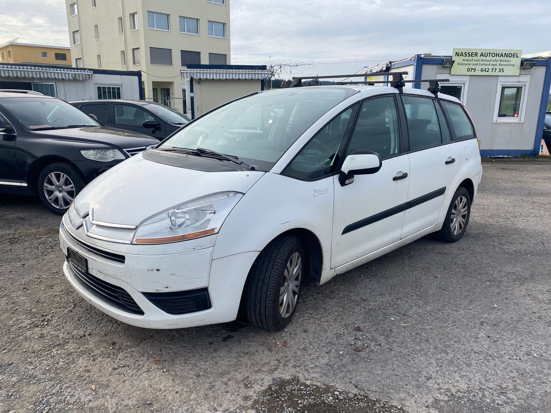 CITROEN Grand C4 Picasso 1.6i 16V Attraction-image-0