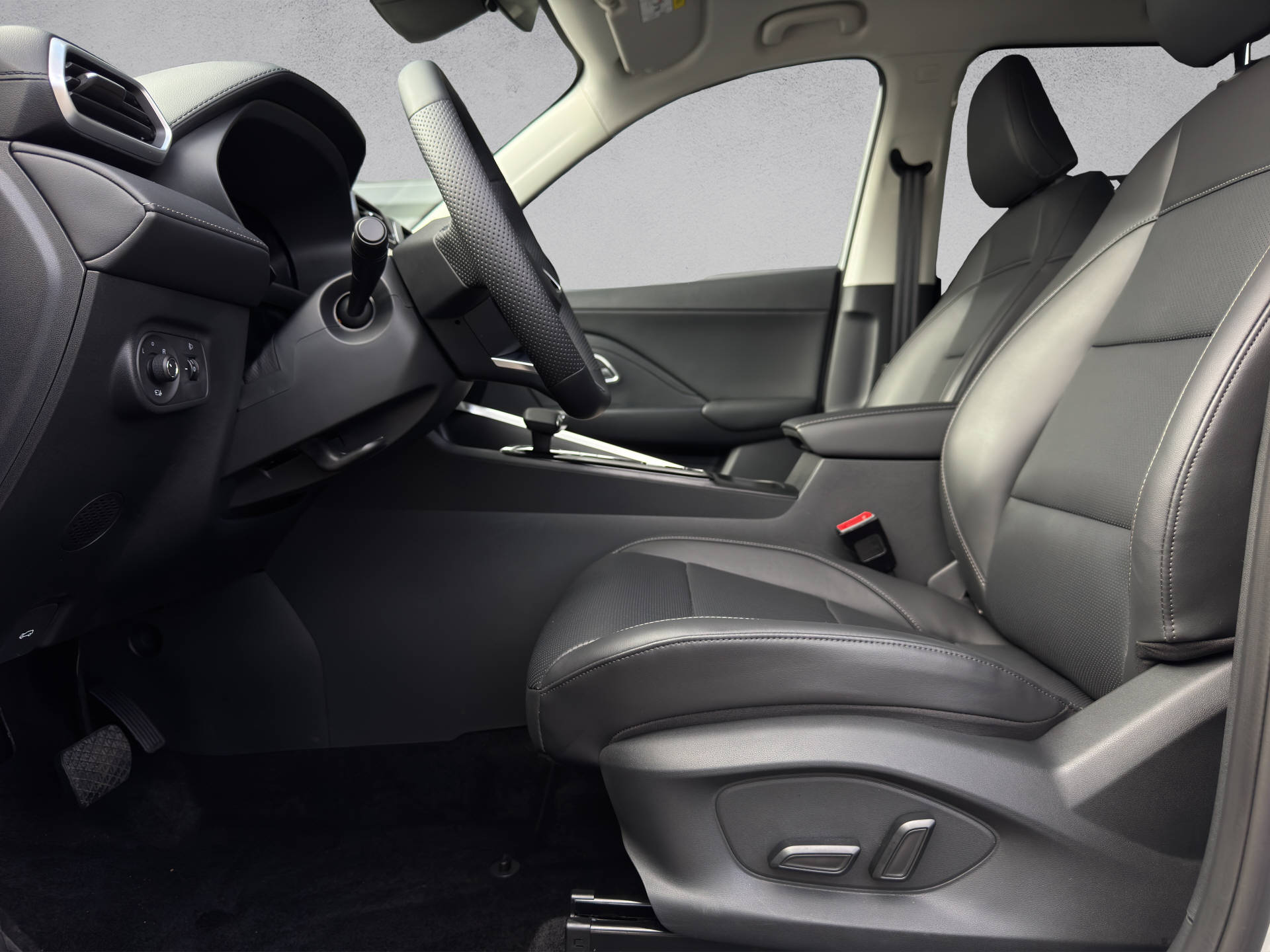 MG ZS 1.5 Hybrid+ Luxury-image-13