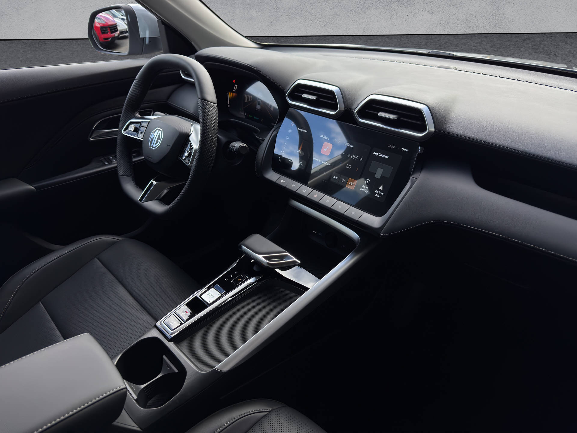 MG ZS 1.5 Hybrid+ Luxury-image-11