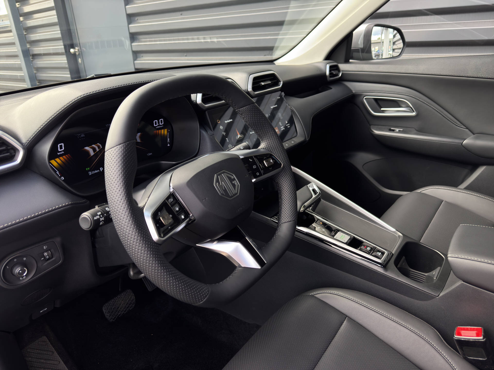 MG ZS 1.5 Hybrid+ Luxury-image-10