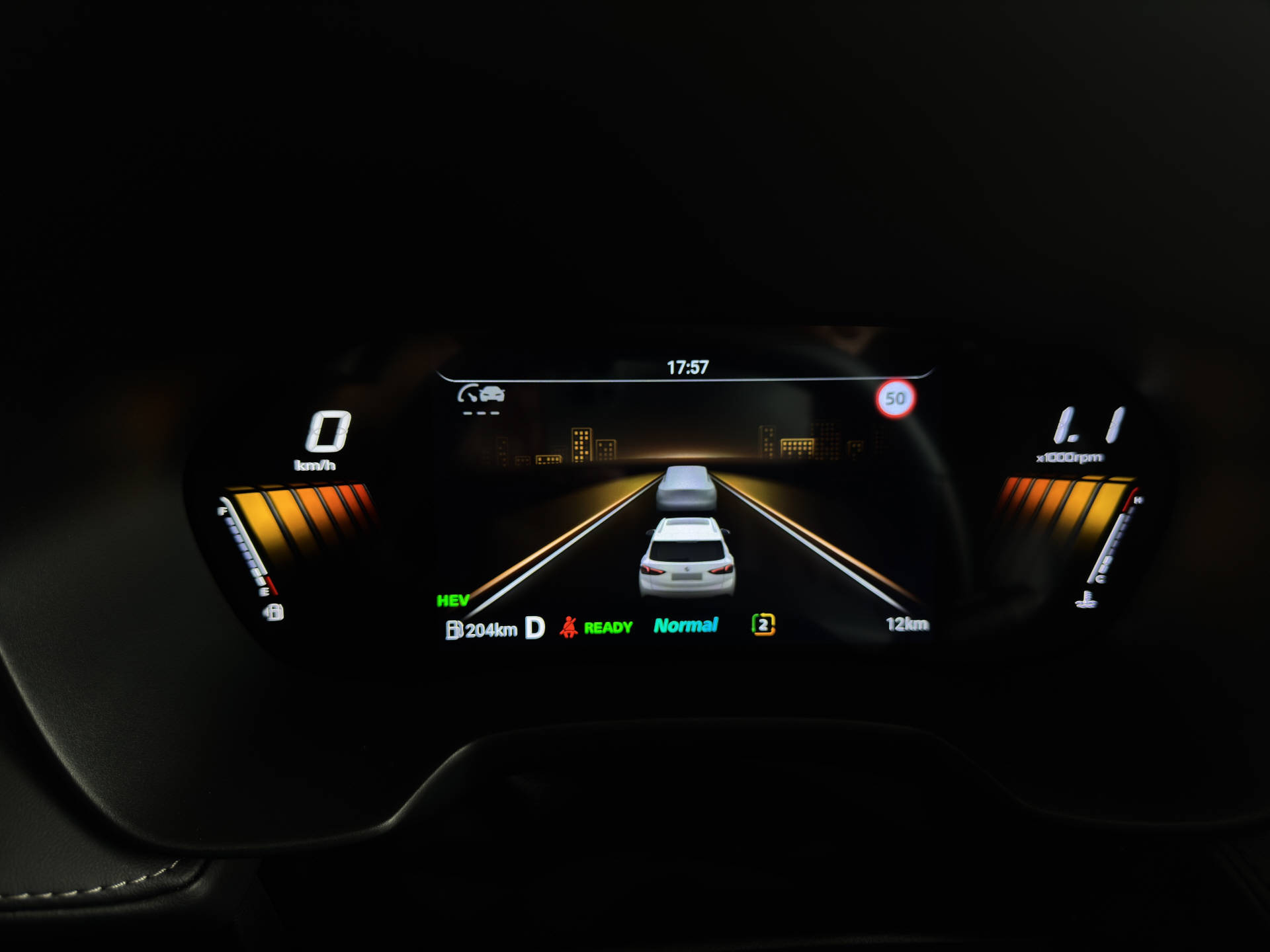 MG ZS 1.5 Hybrid+ Luxury-image-15