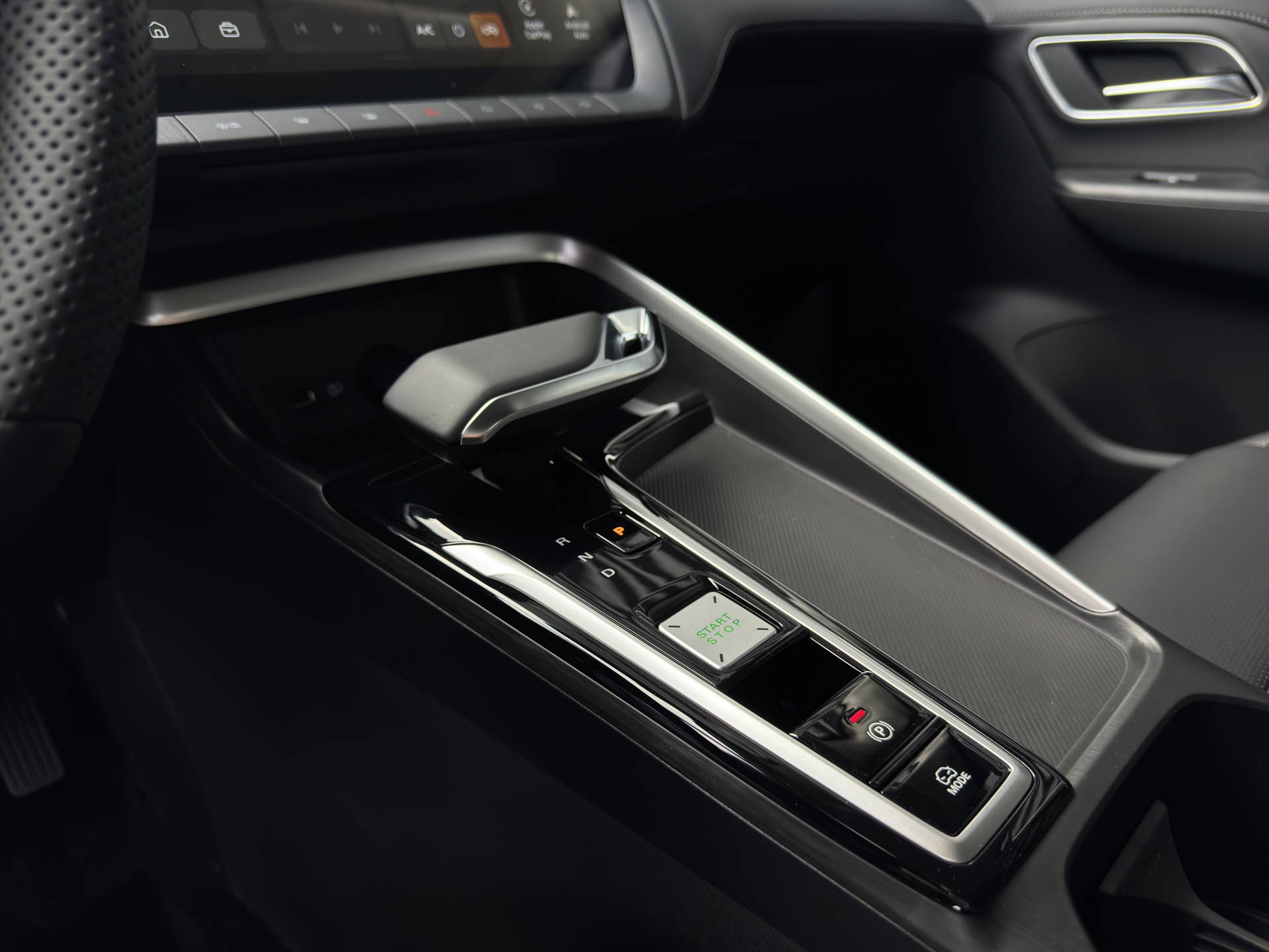 MG ZS 1.5 Hybrid+ Luxury-image-9