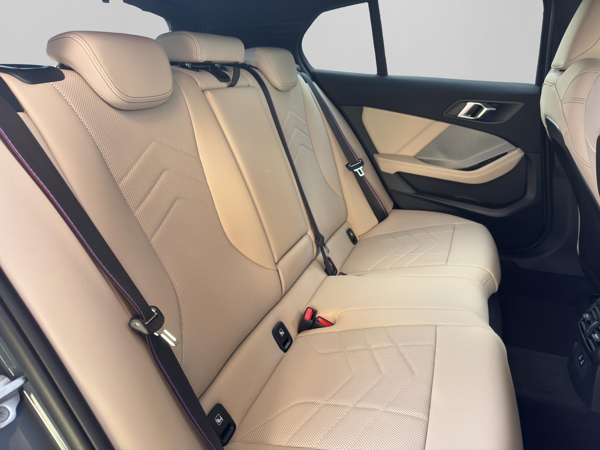 BMW 123 xDrive M Sport Pro-image-18