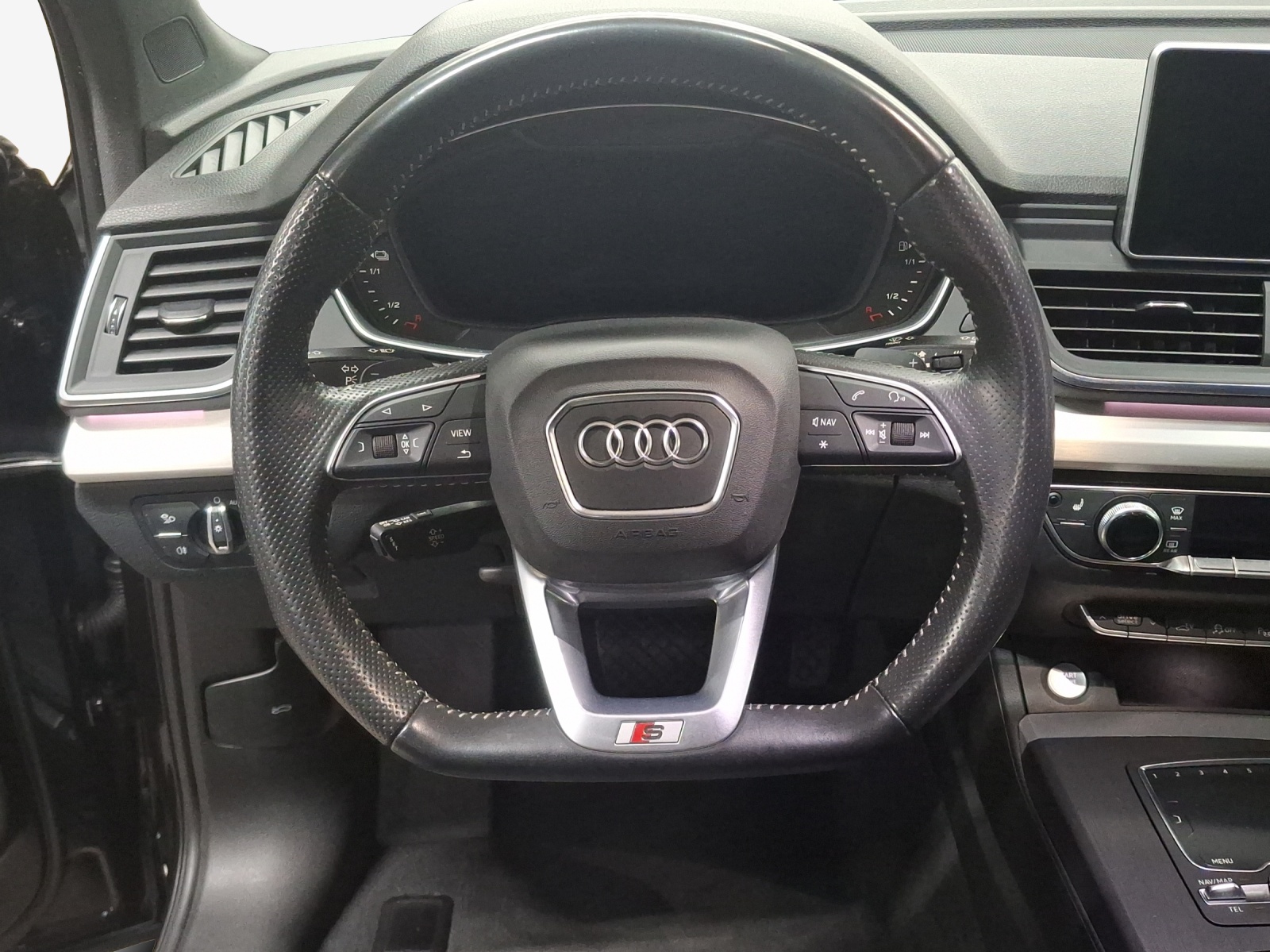 AUDI Q5 55 TFSI e sport quattro-image-10
