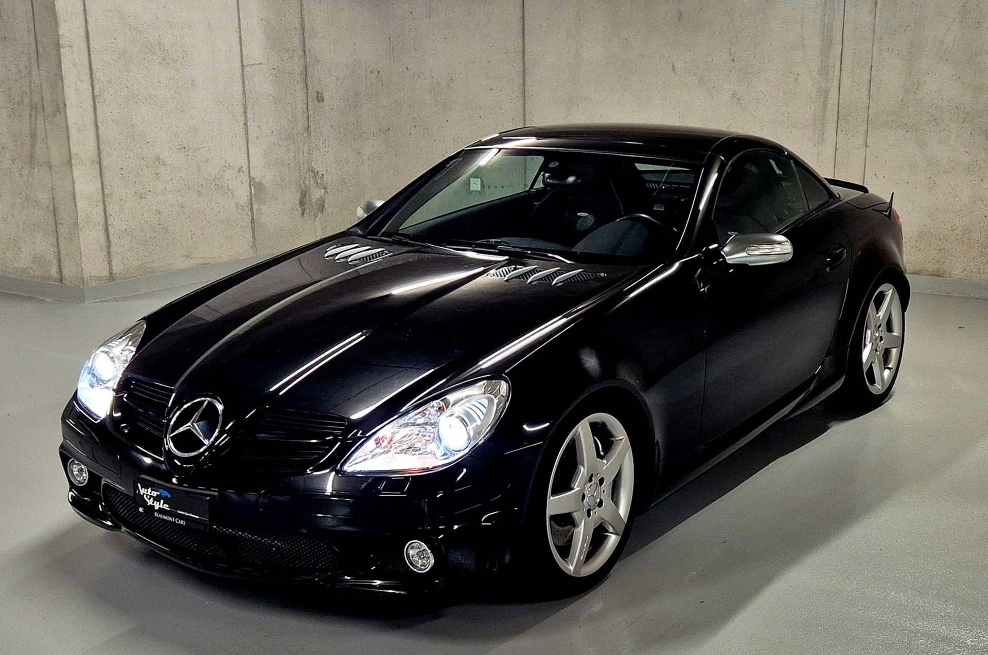MERCEDES-BENZ SLK 55 AMG 7G-Tronic-showroom-element-2