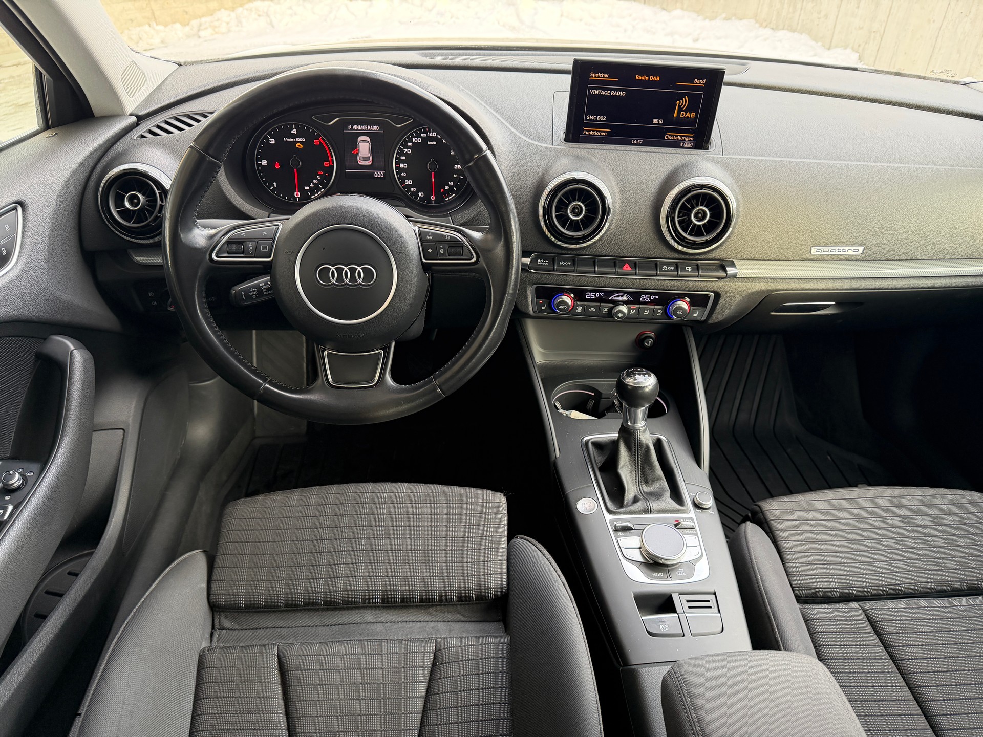 AUDI A3 Sportback 2.0 TDI Ambiente quattro-image-9