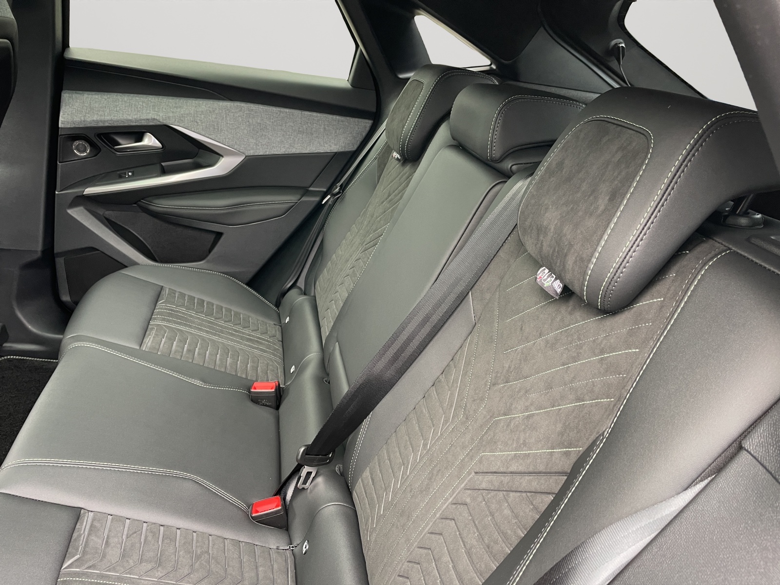 PEUGEOT 3008 NEW 195 e-DCS GT-image-8